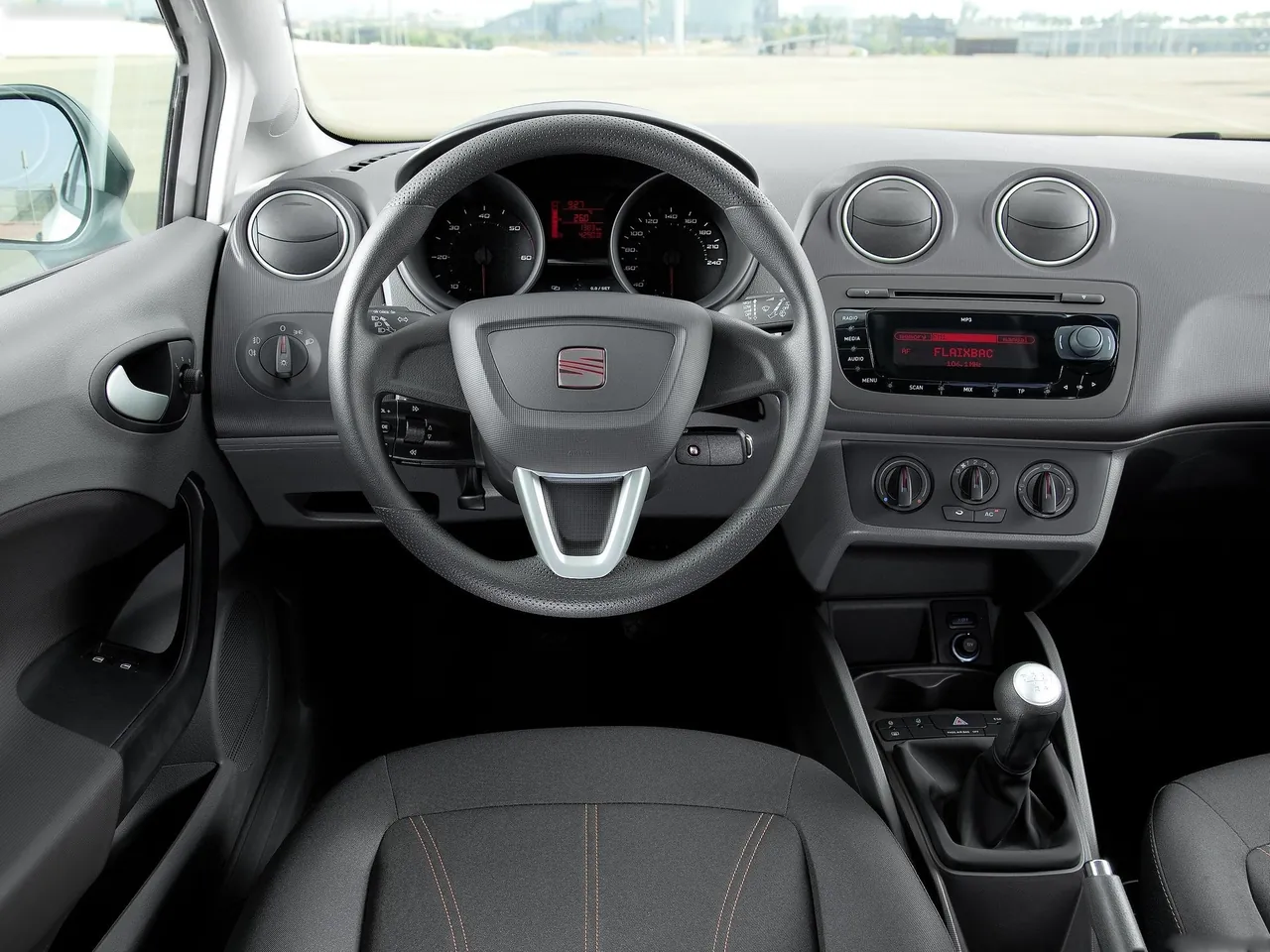 Seat Ibiza Ecomotive (2011) – interiér
