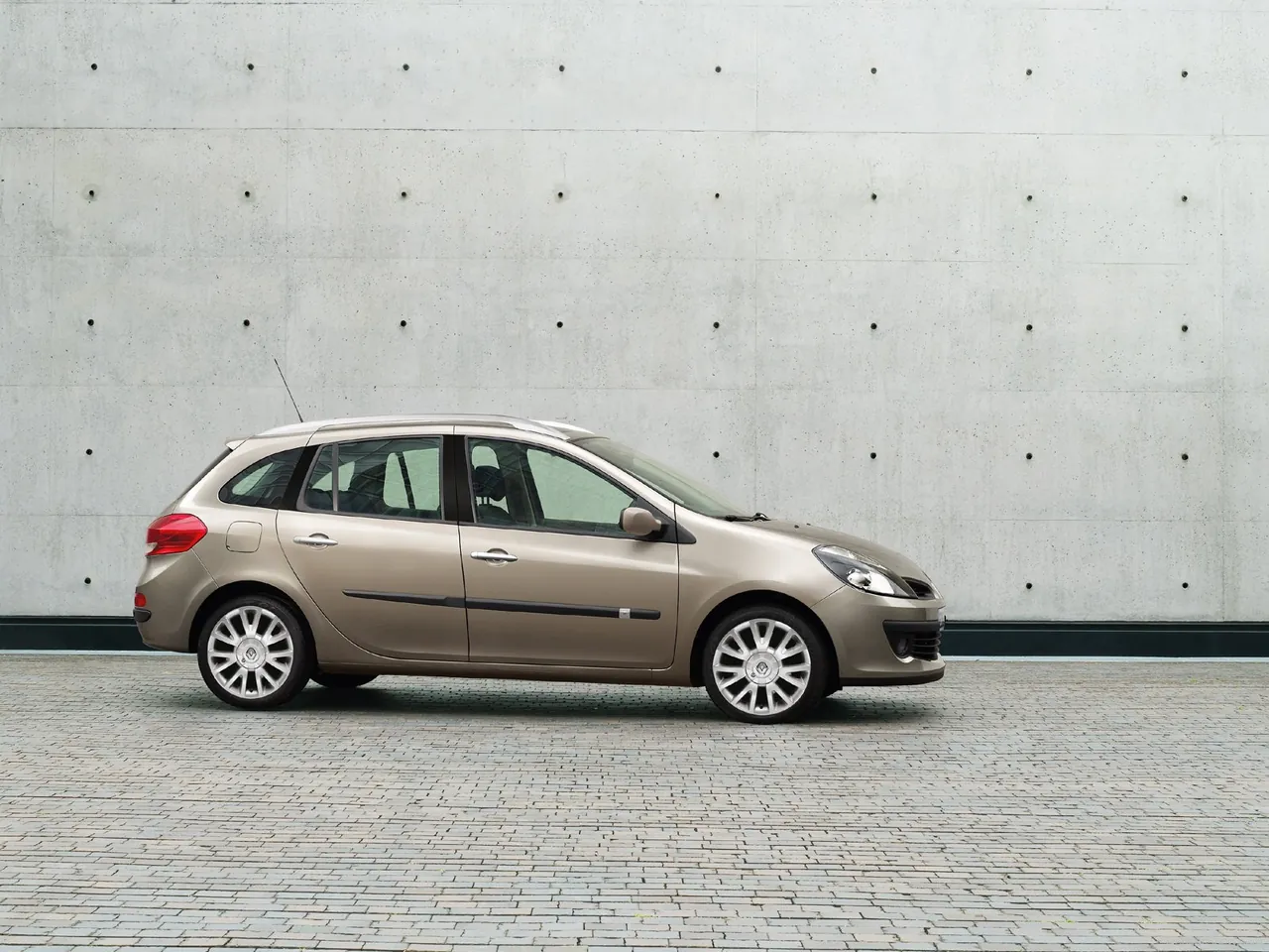 Renault Clio Estate (2008) – boční profil