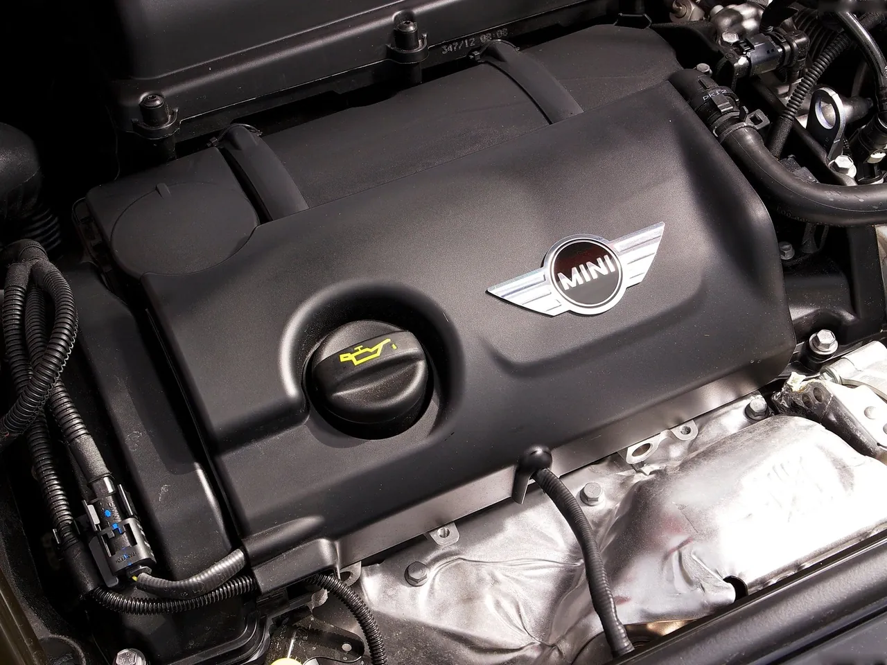 Mini Paceman [UK] (2014) – motorový prostor