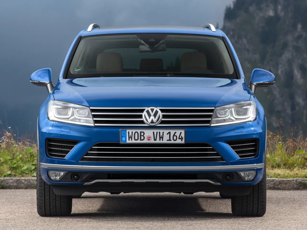 Volkswagen Touareg (2015) - Front