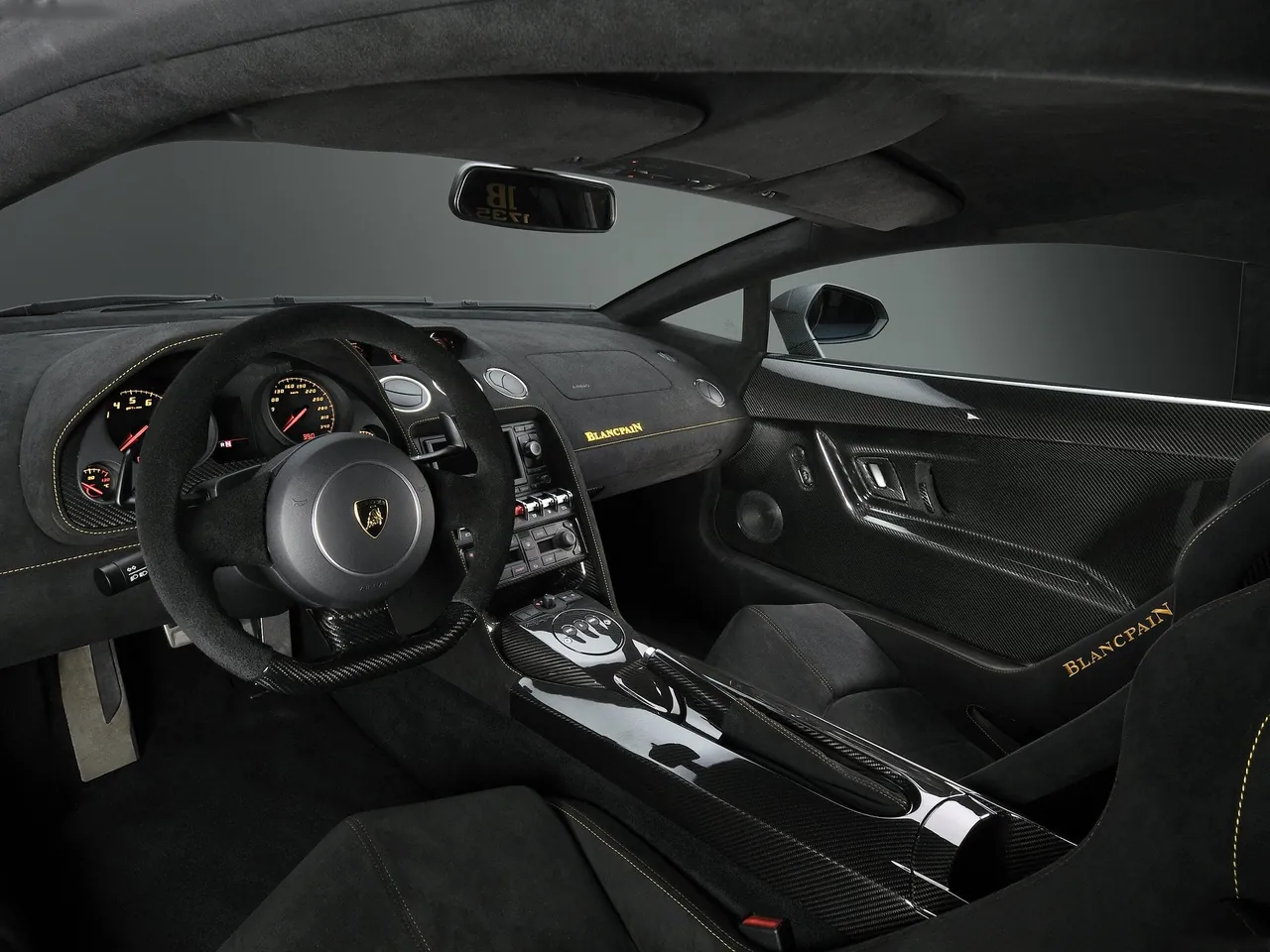 Lamborghini Gallardo LP570-4 Blancpain (2011) – interiér