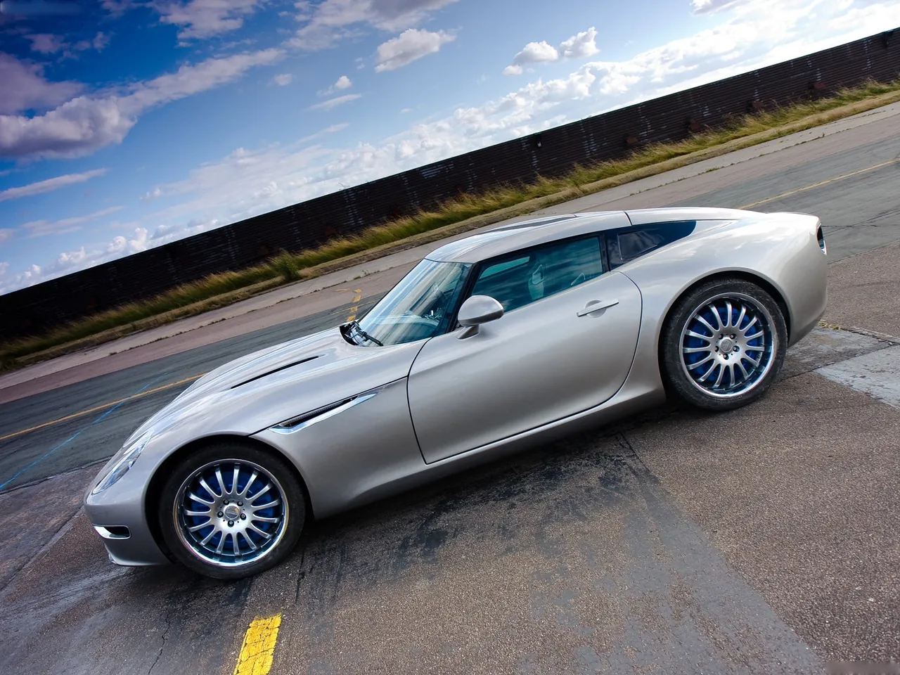 LCC Lightning GT (2009) – boční profil