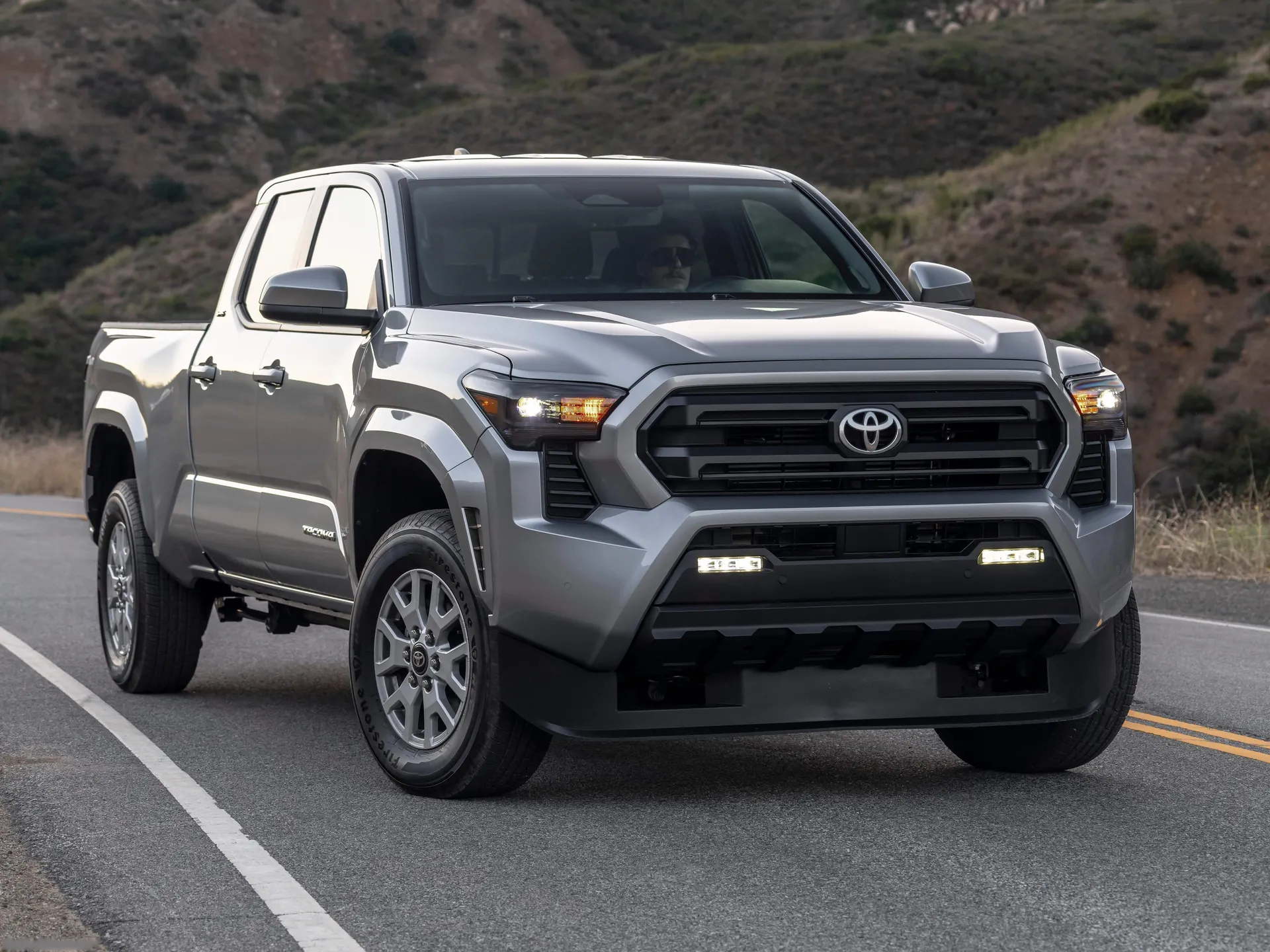 Toyota Tacoma SR5 (2024)