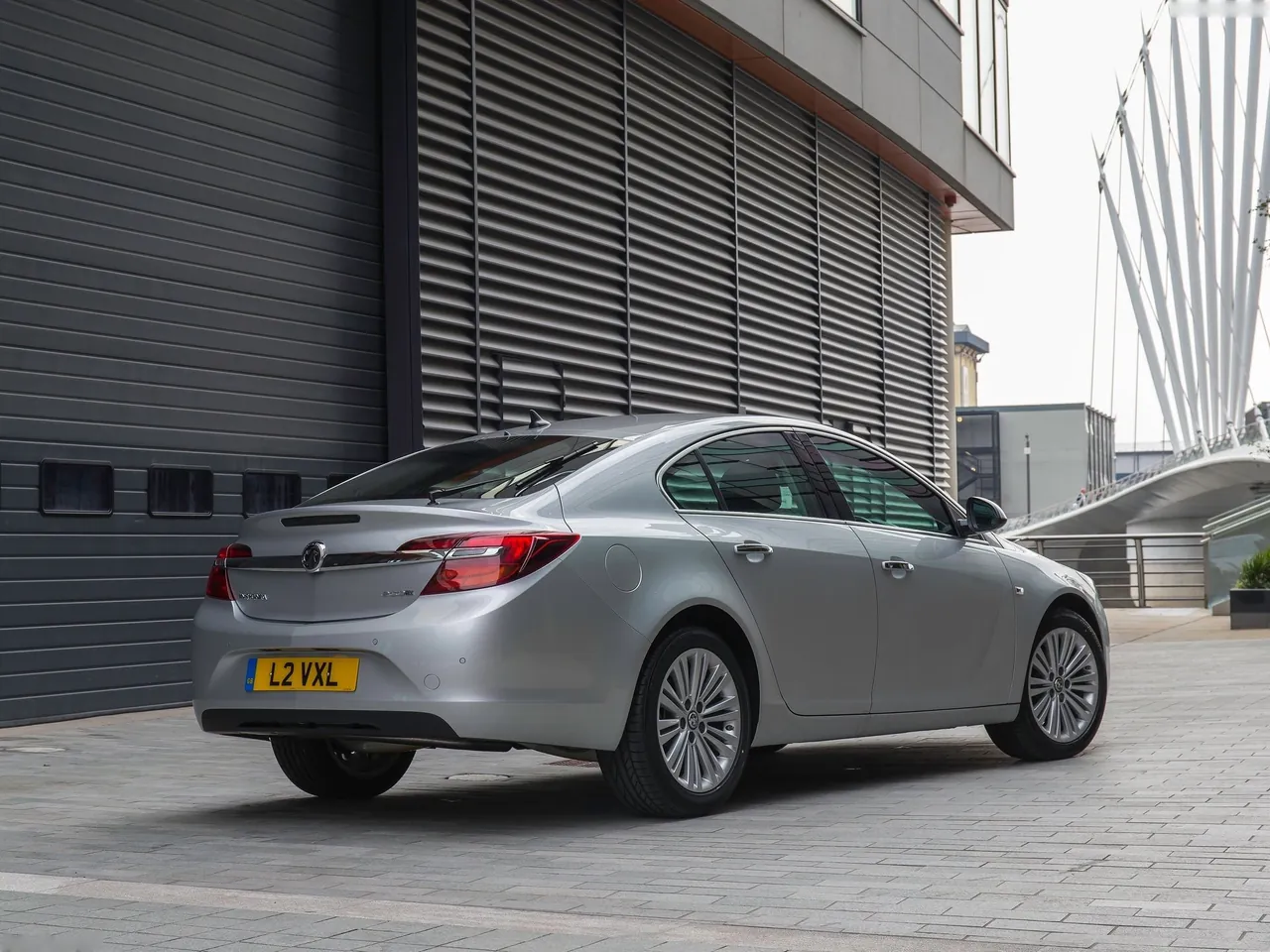 Vauxhall Insignia (2014) – zadní tříčtvrteční pohled