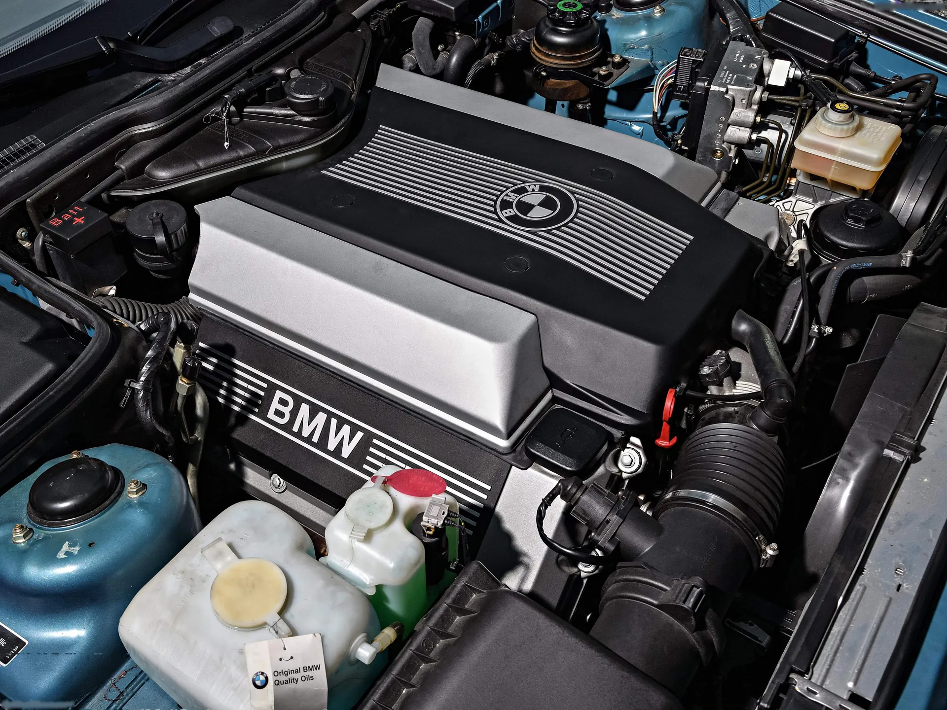 BMW 5-Series (1992) – motor
