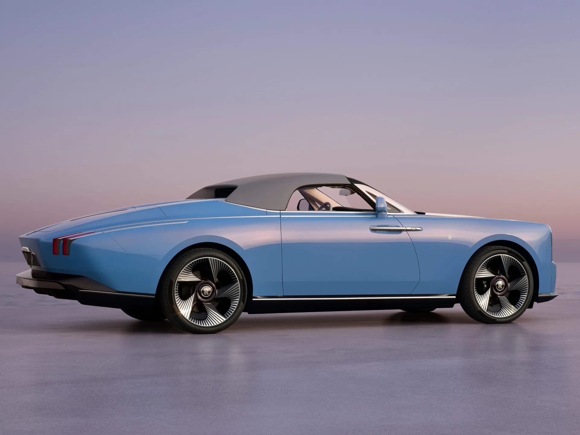 Rolls-Royce Project Nightingale Concept (2026) – zadní tříčtvrteční pohled