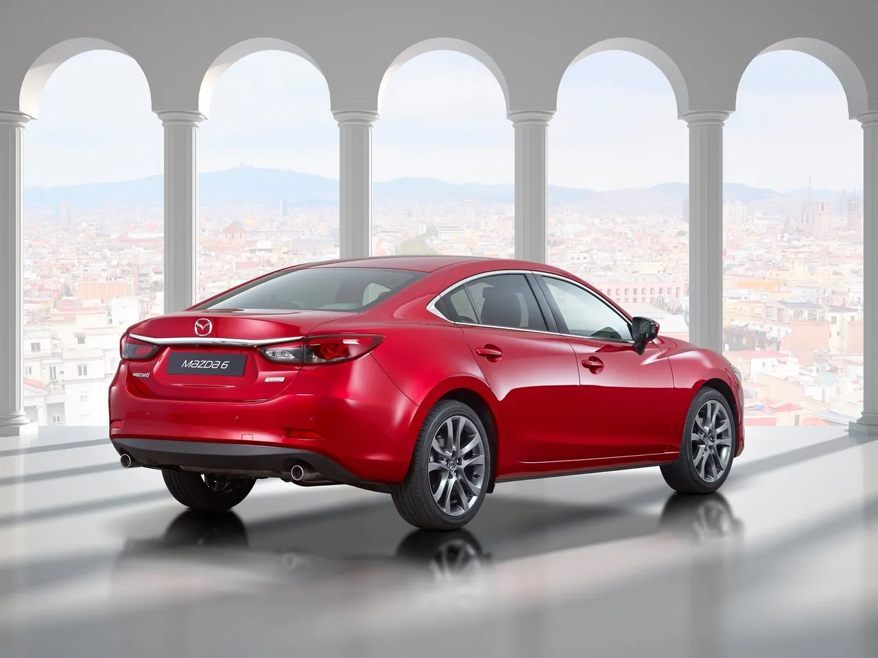 Mazda 6 Sedan (2015) – zadní tříčtvrteční pohled