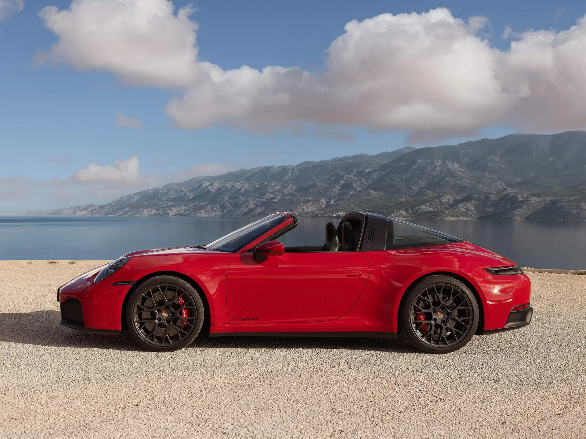 Porsche 911 Targa 4 GTS (2025) – boční profil