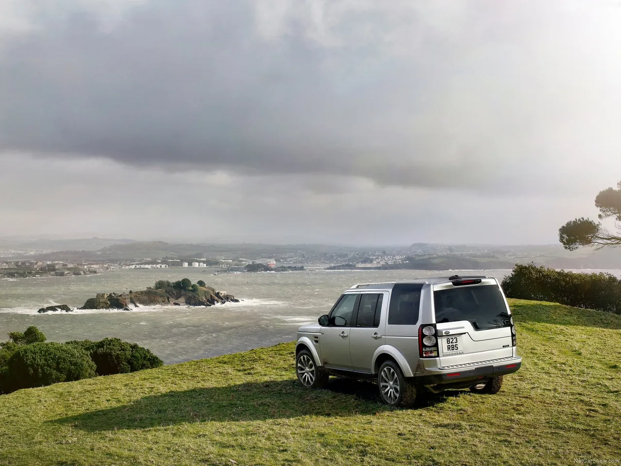 Land Rover Discovery XXV Edition (2014) – zadní tříčtvrteční pohled