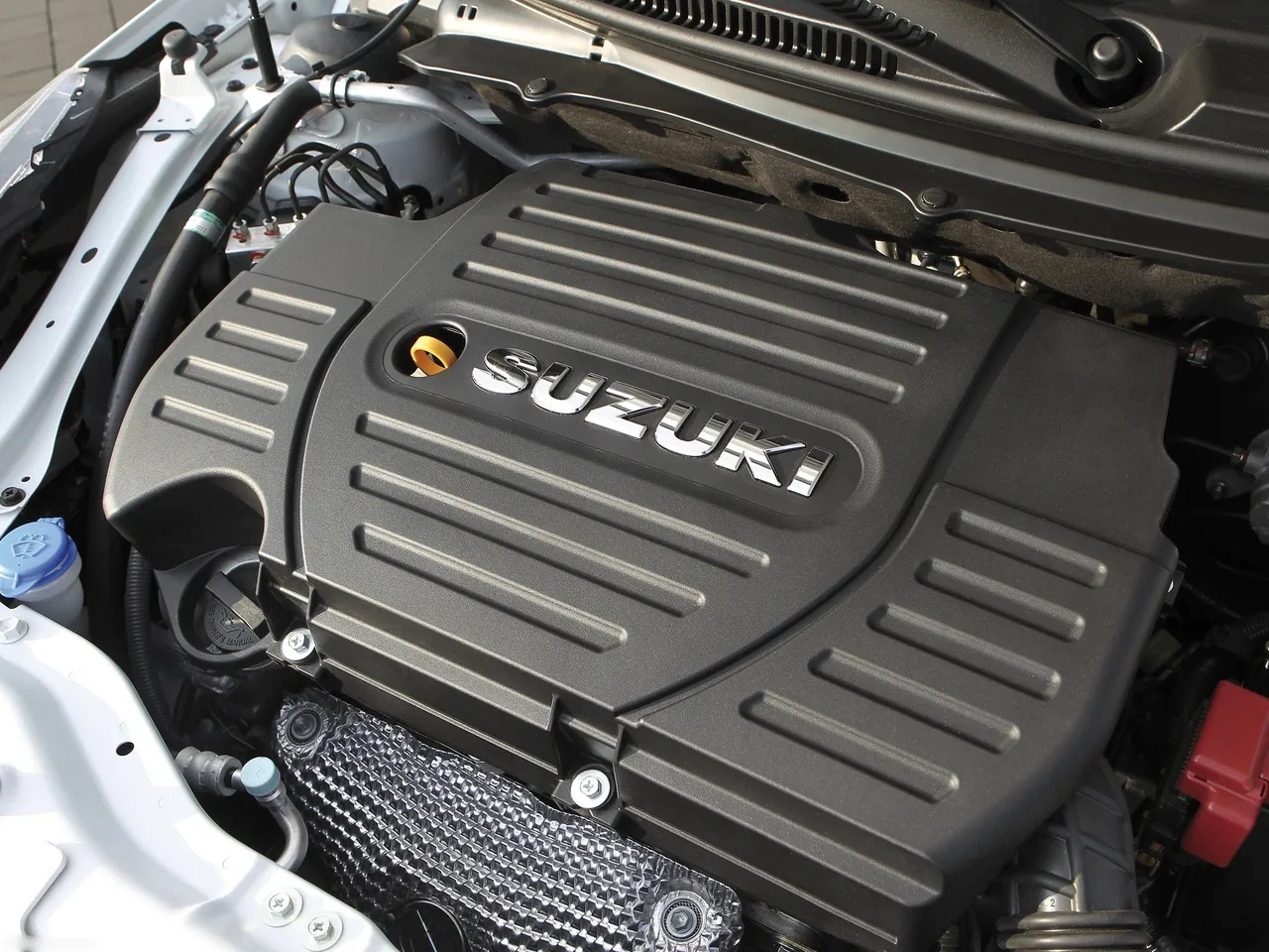 Suzuki Swift Sport (2012) – motorový prostor