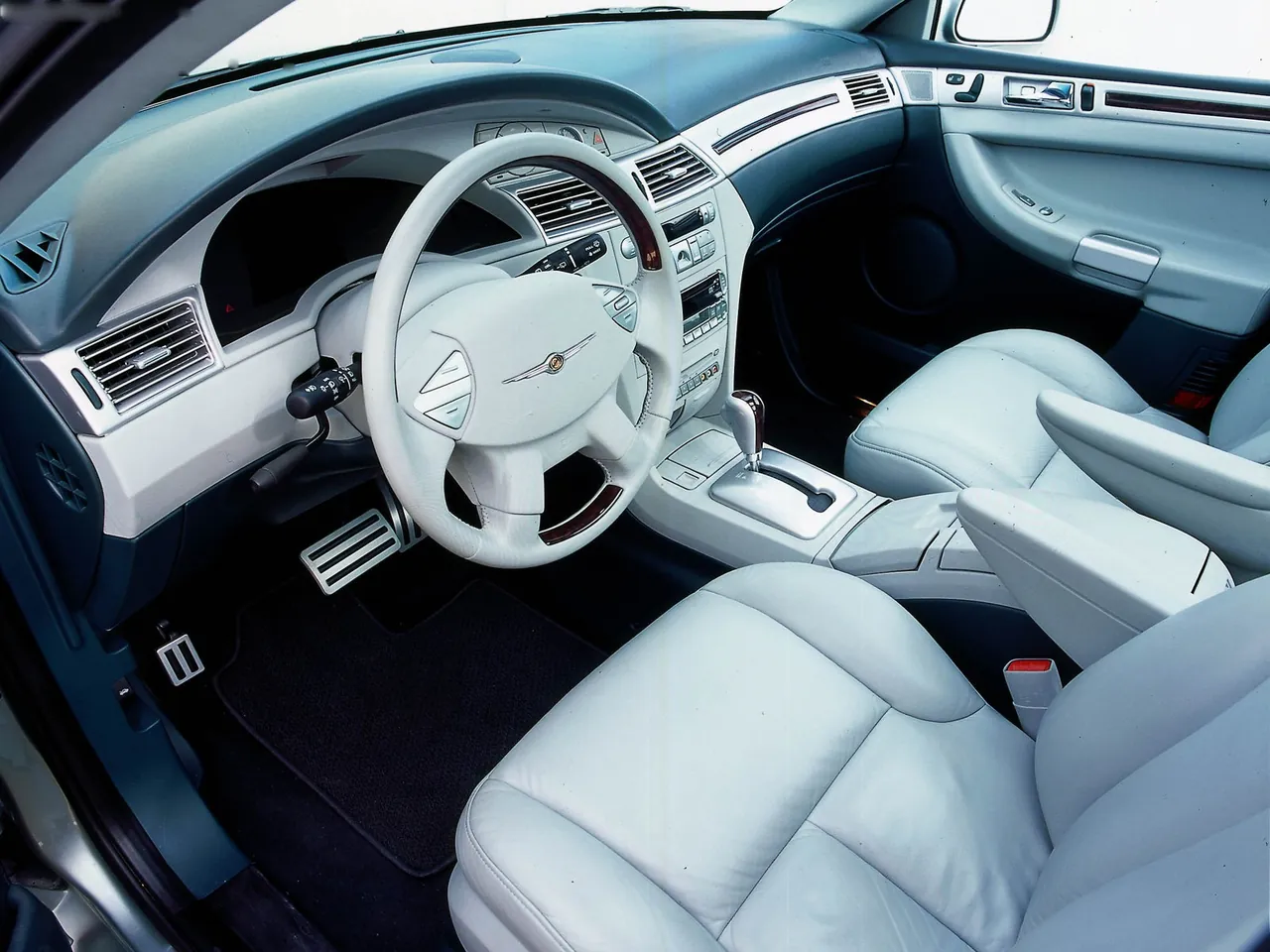 Chrysler Pacifica Concept (2002) – interiér