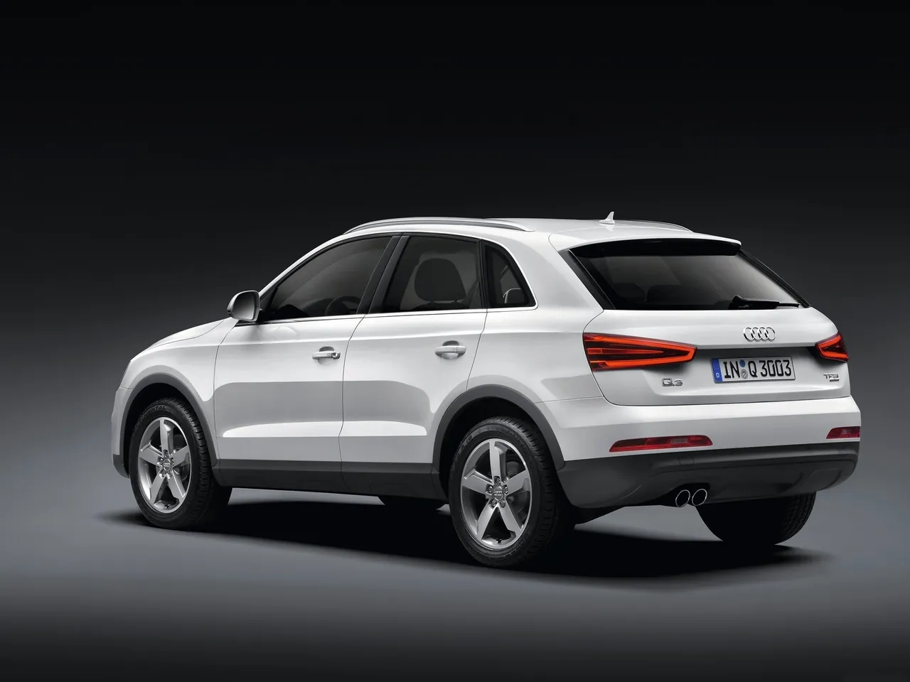 Audi Q3 (2012) – zadní tříčtvrteční pohled