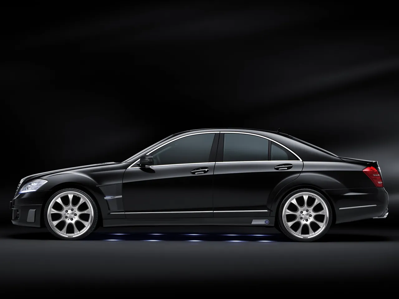 Brabus SV12 R (2010) – boční profil