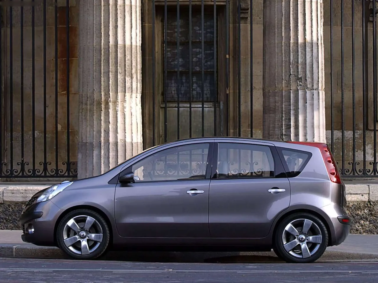 Nissan Tone Concept (2004) – boční profil