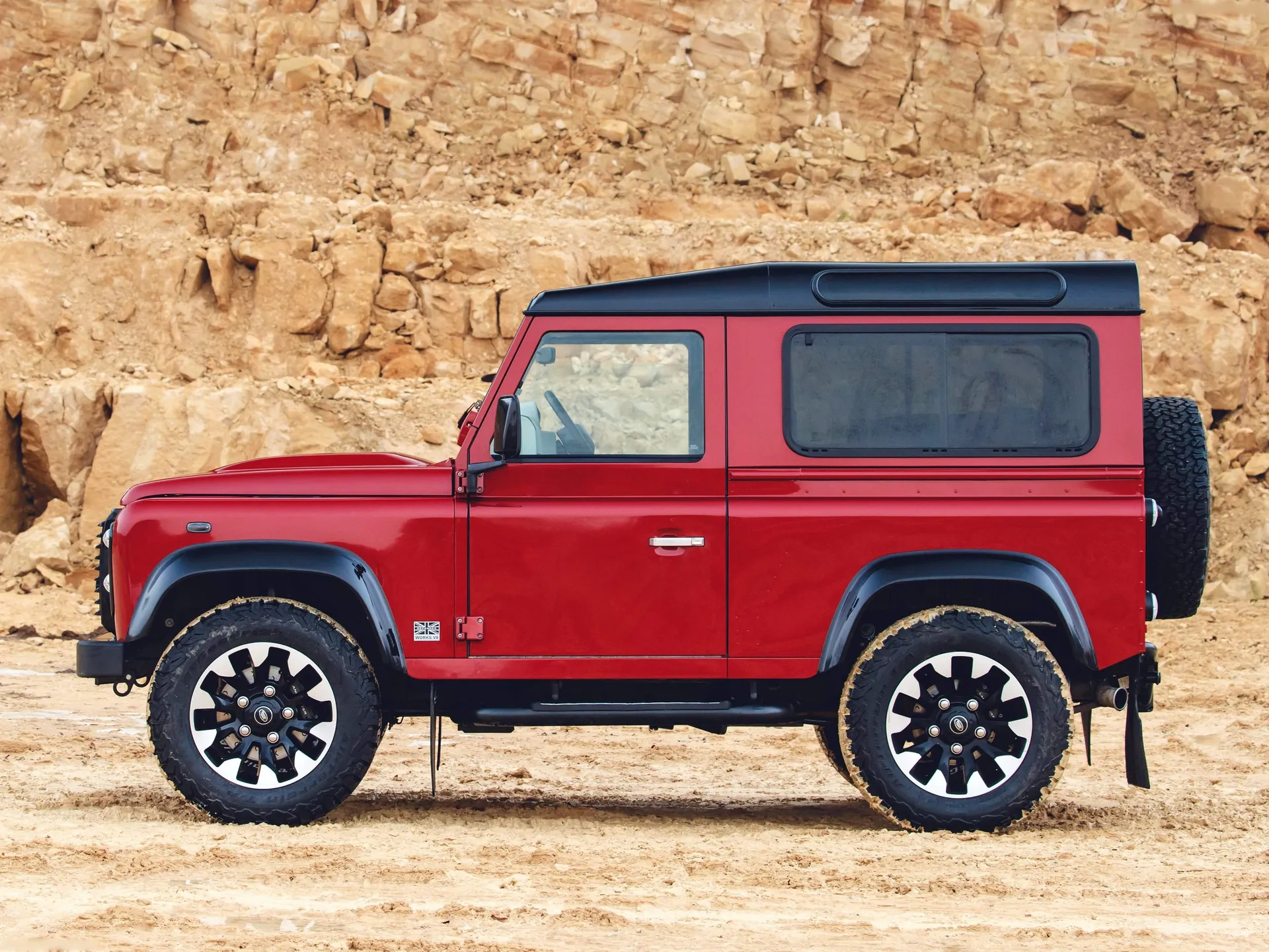 Land Rover Defender Works V8 (2018) - Side Profile