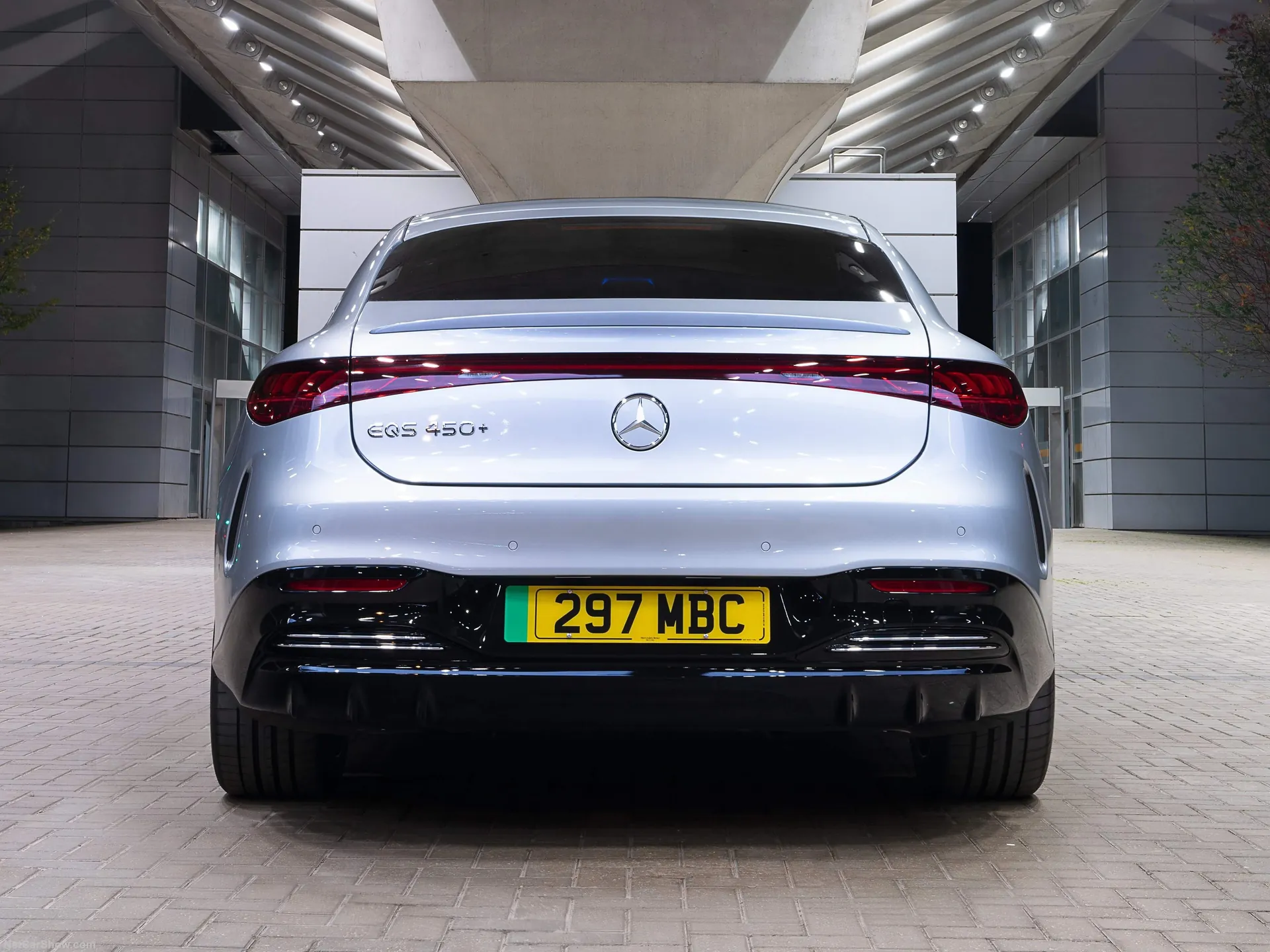 Mercedes-Benz EQS [UK] (2022) - Rear