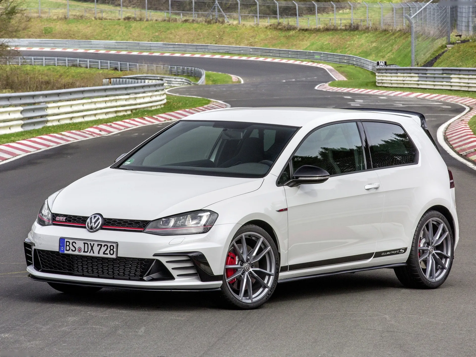 Volkswagen Golf GTI Clubsport S (2017)