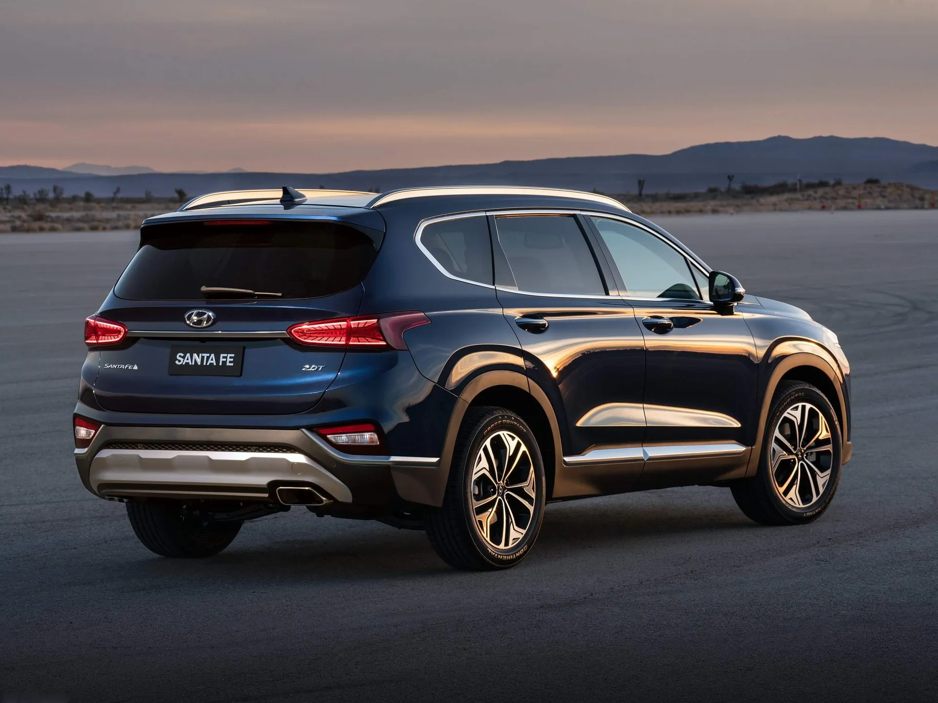 Hyundai Santa Fe [US] (2019) – zadní tříčtvrteční pohled