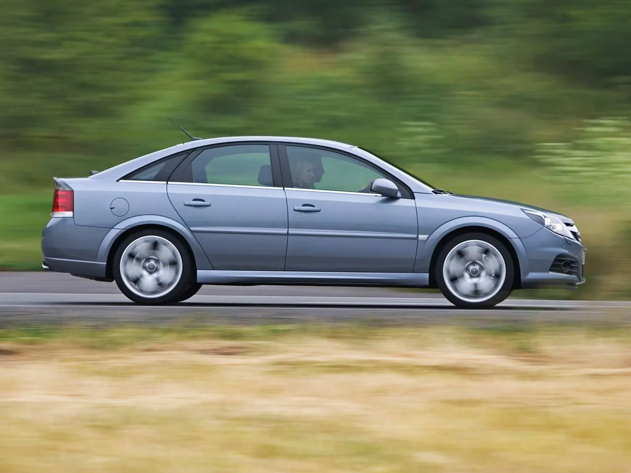 Opel Vectra GTS (2006) - Side Profile