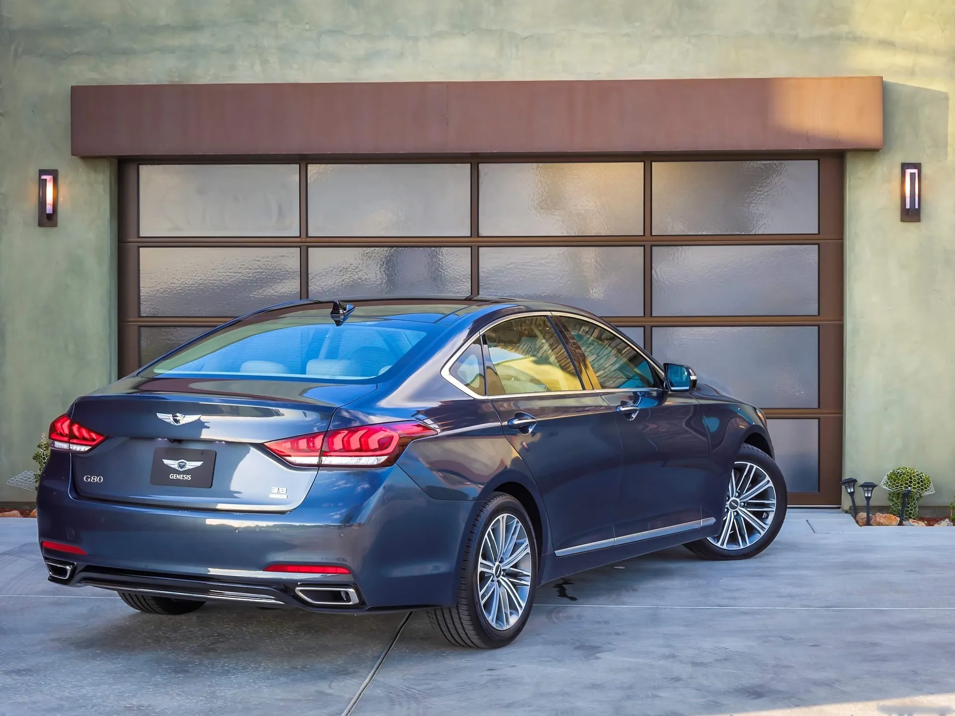 Genesis G80 (2018) – zadní tříčtvrteční pohled