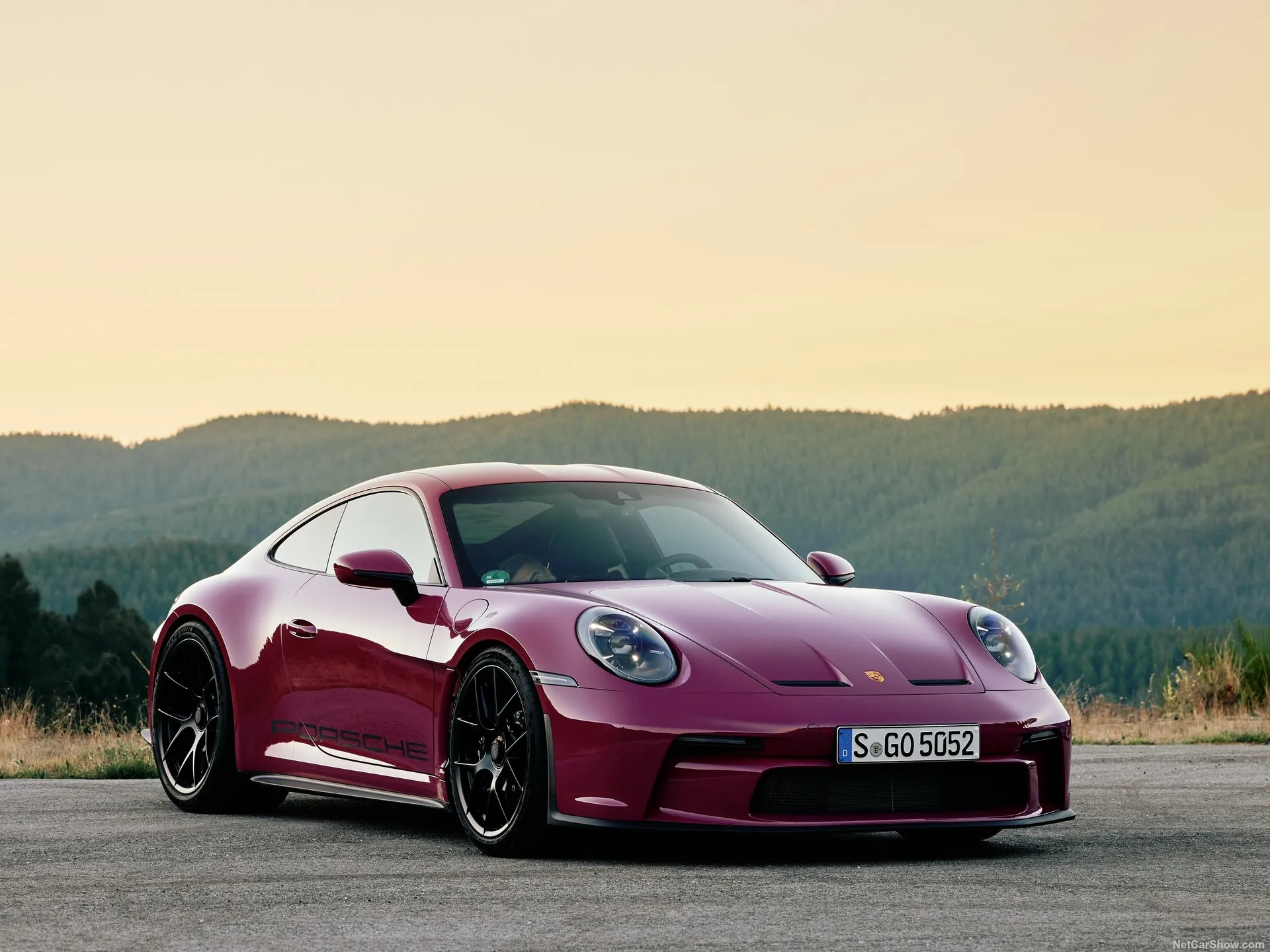 Porsche 911 S-T (2024)