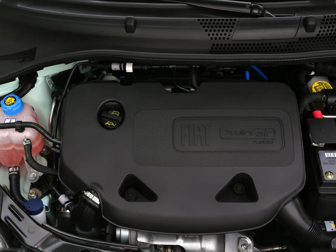 Fiat 500 Cult (2014) – motorový prostor