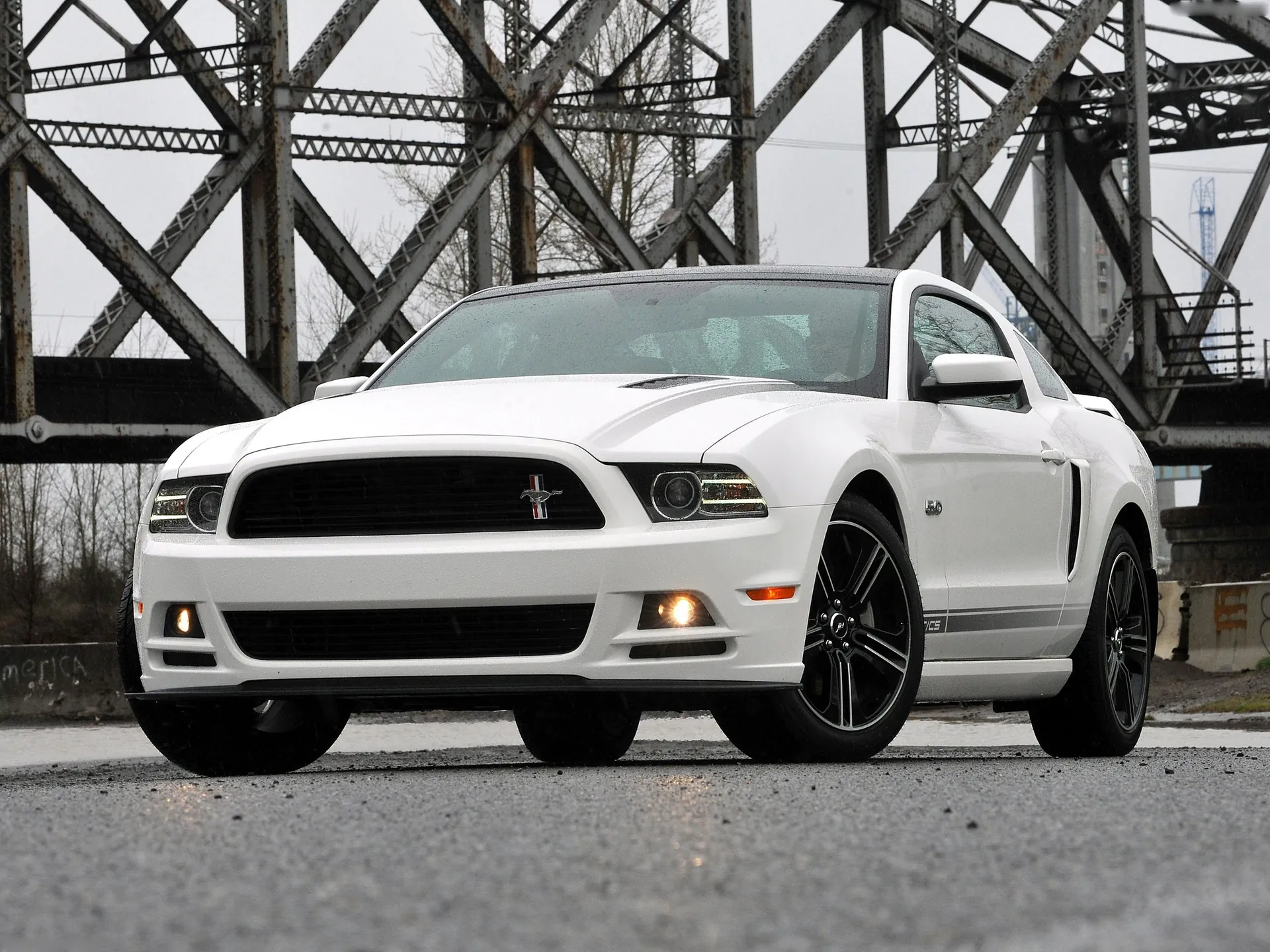 Ford Mustang GT (2013)