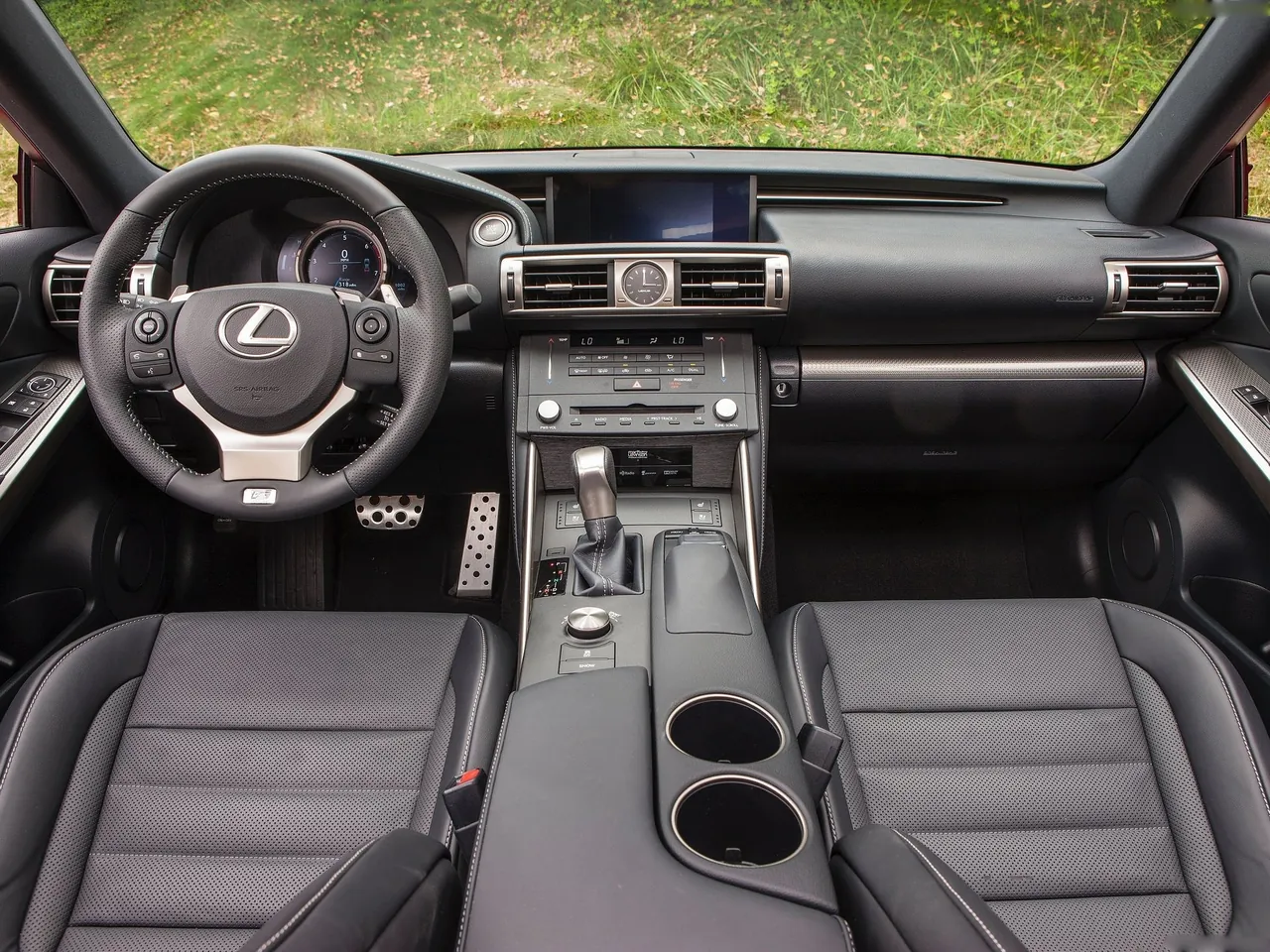 Lexus IS F-Sport [US] (2016) – interiér