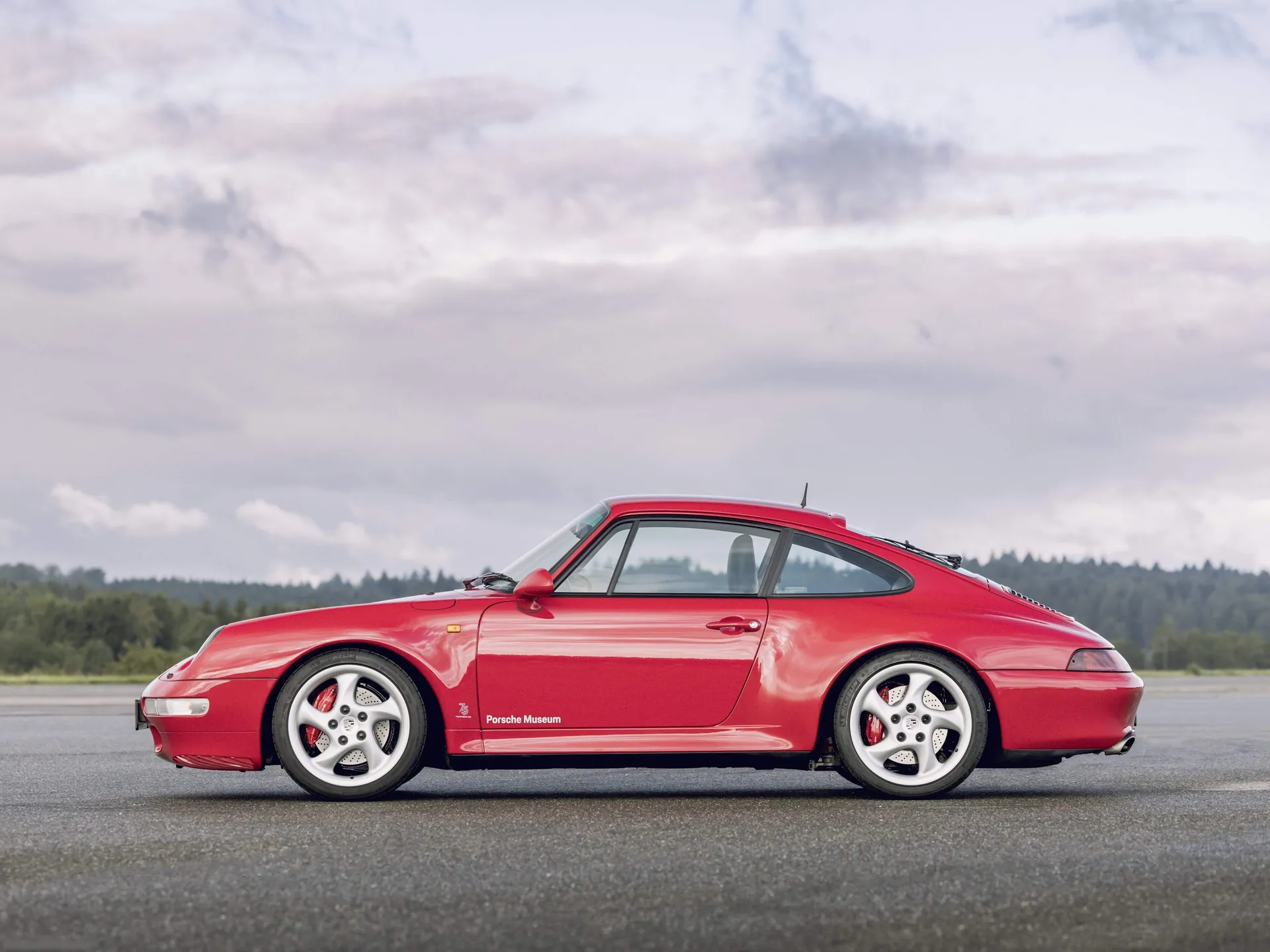 Porsche 911 Carrera 4S (1995) - Side Profile