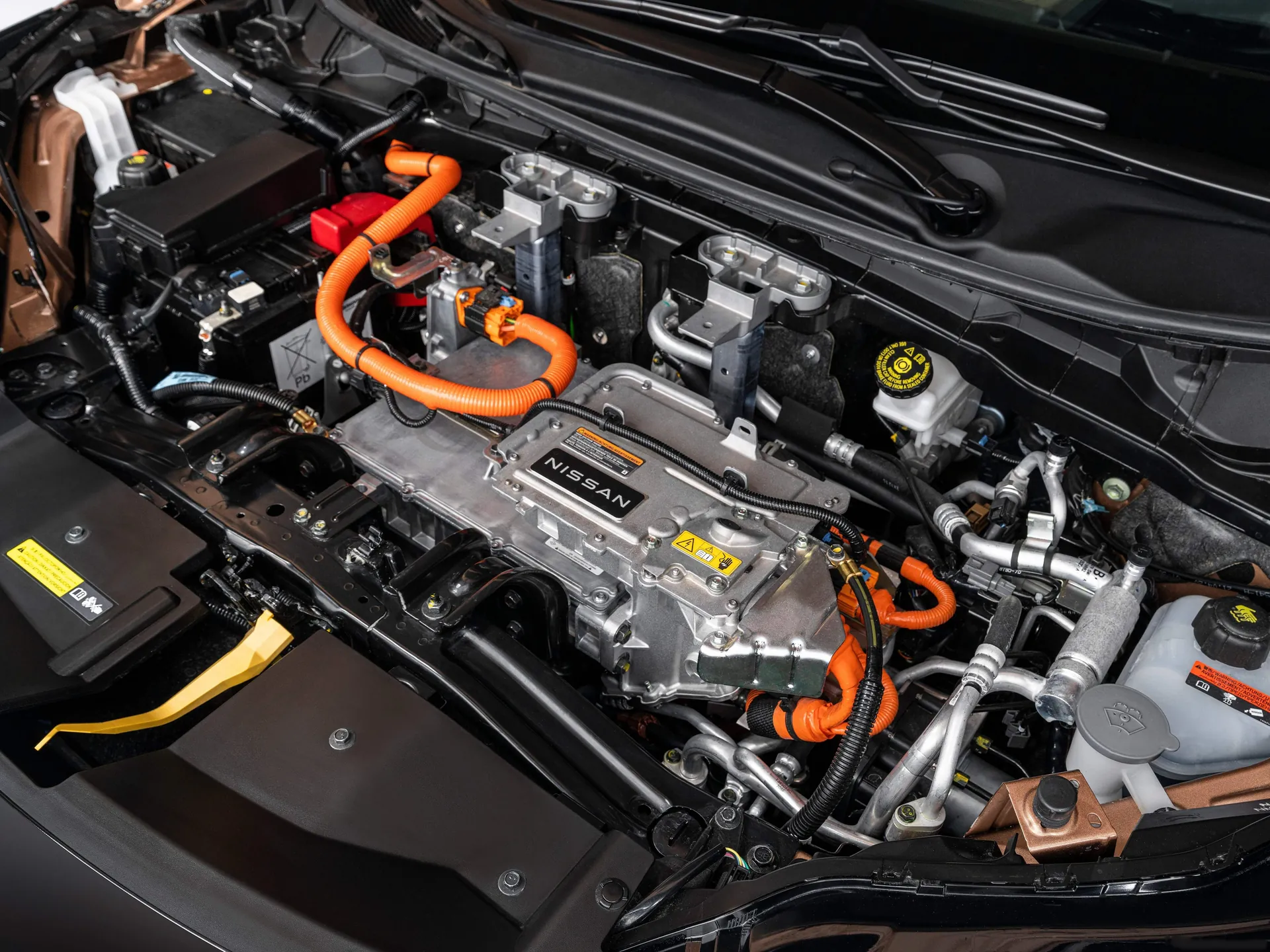 Nissan Ariya [EU] (2023) – motorový prostor