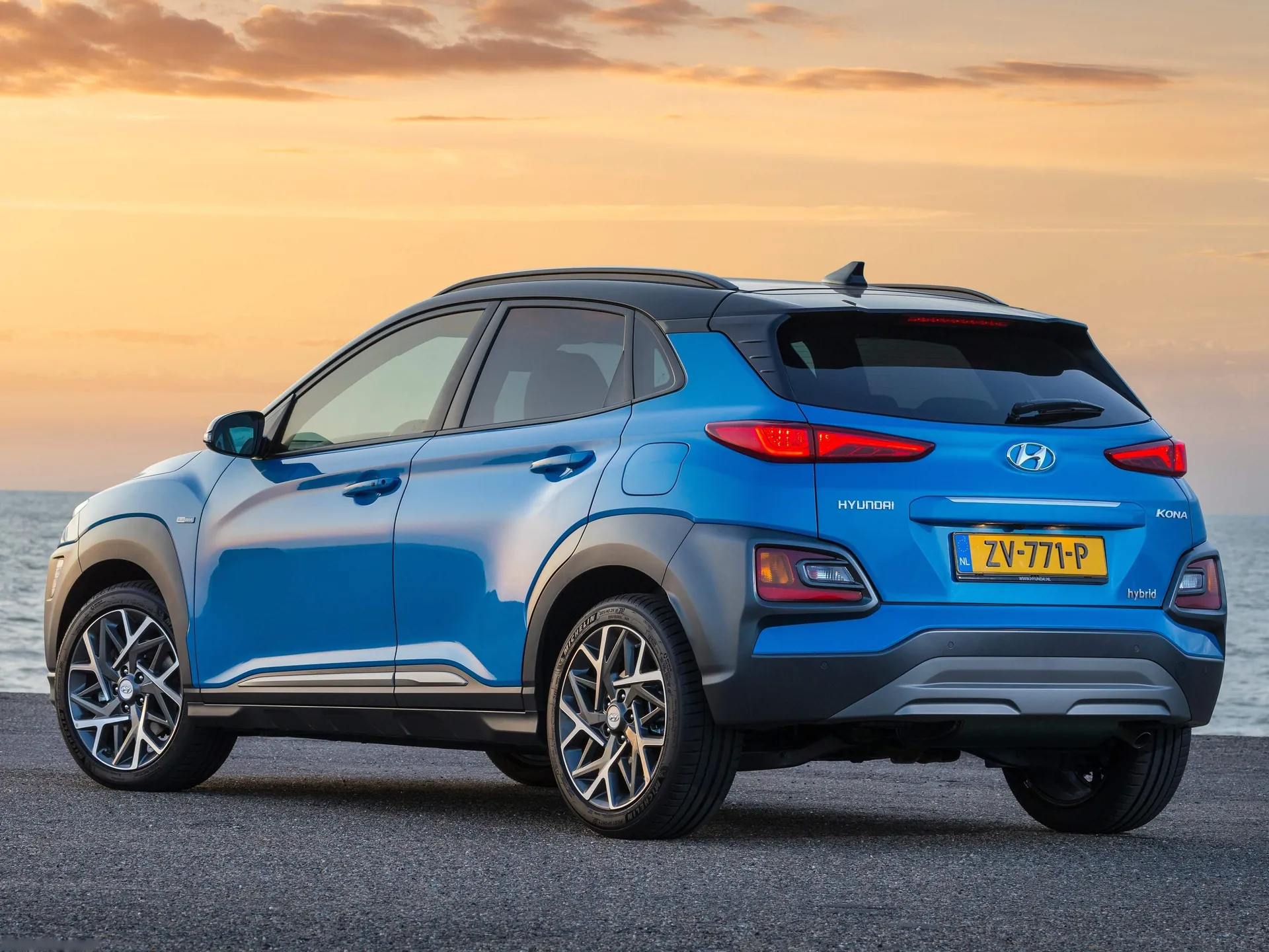 Hyundai Kona Hybrid (2020) - Rear Three-Quarter