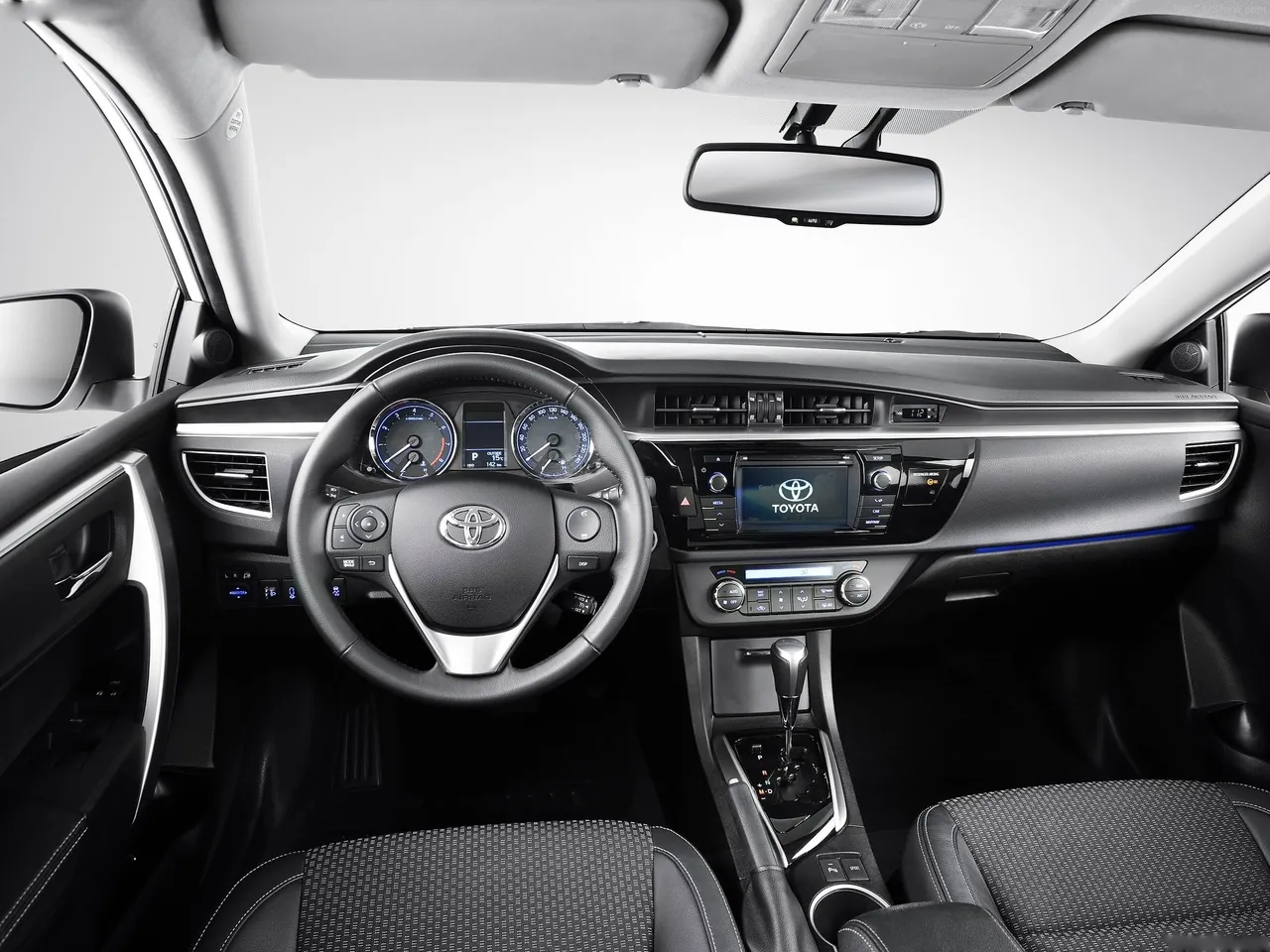 Toyota Corolla [EU] (2014) - Interior