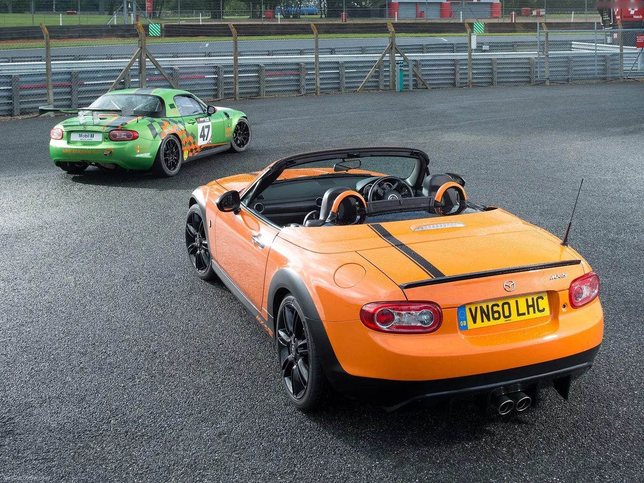 Mazda MX-5 GT Concept (2012) – zadní tříčtvrteční pohled