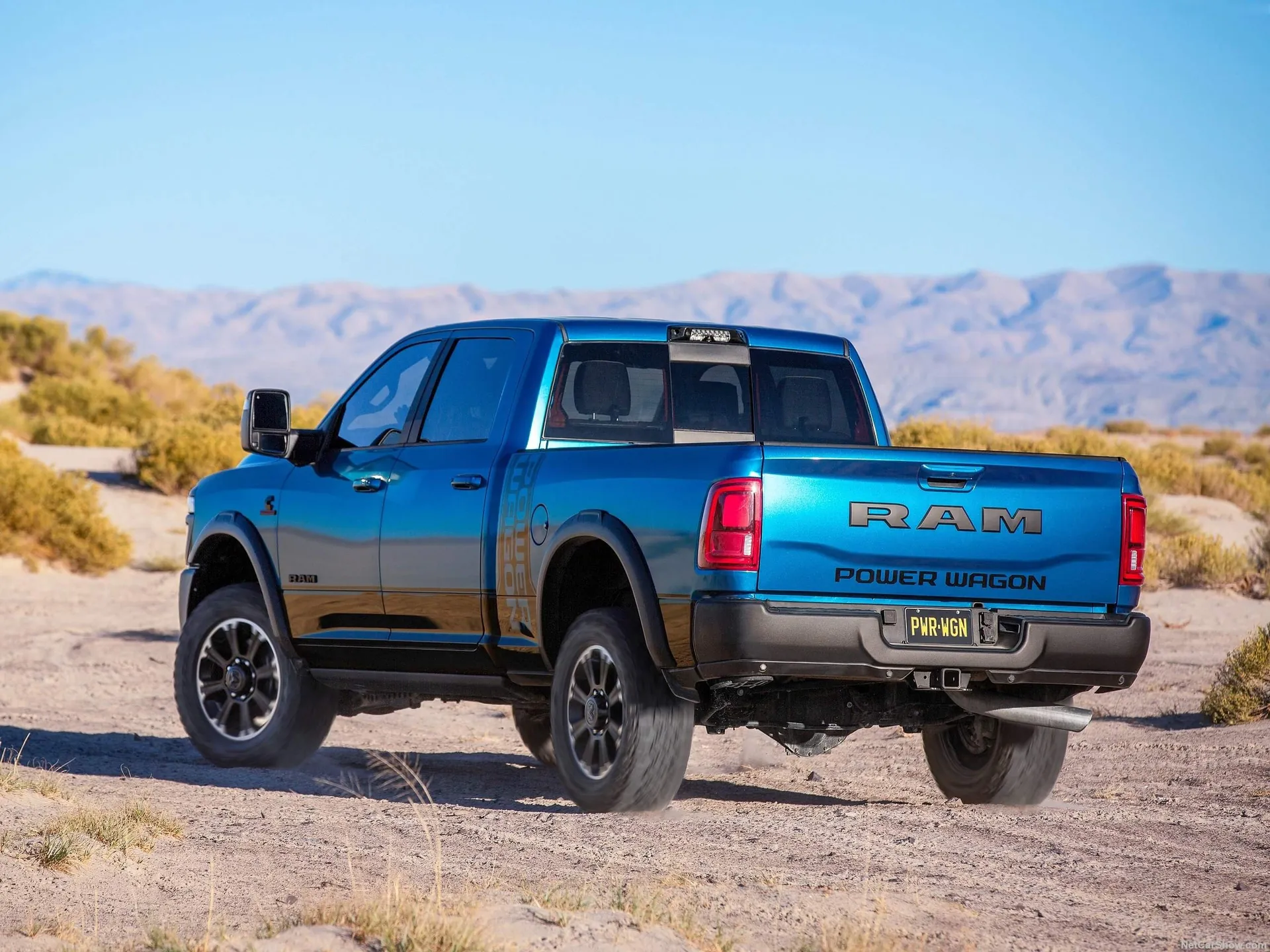 Ram Power Wagon Cummins Turbo Diesel (2027) – zadní tříčtvrteční pohled