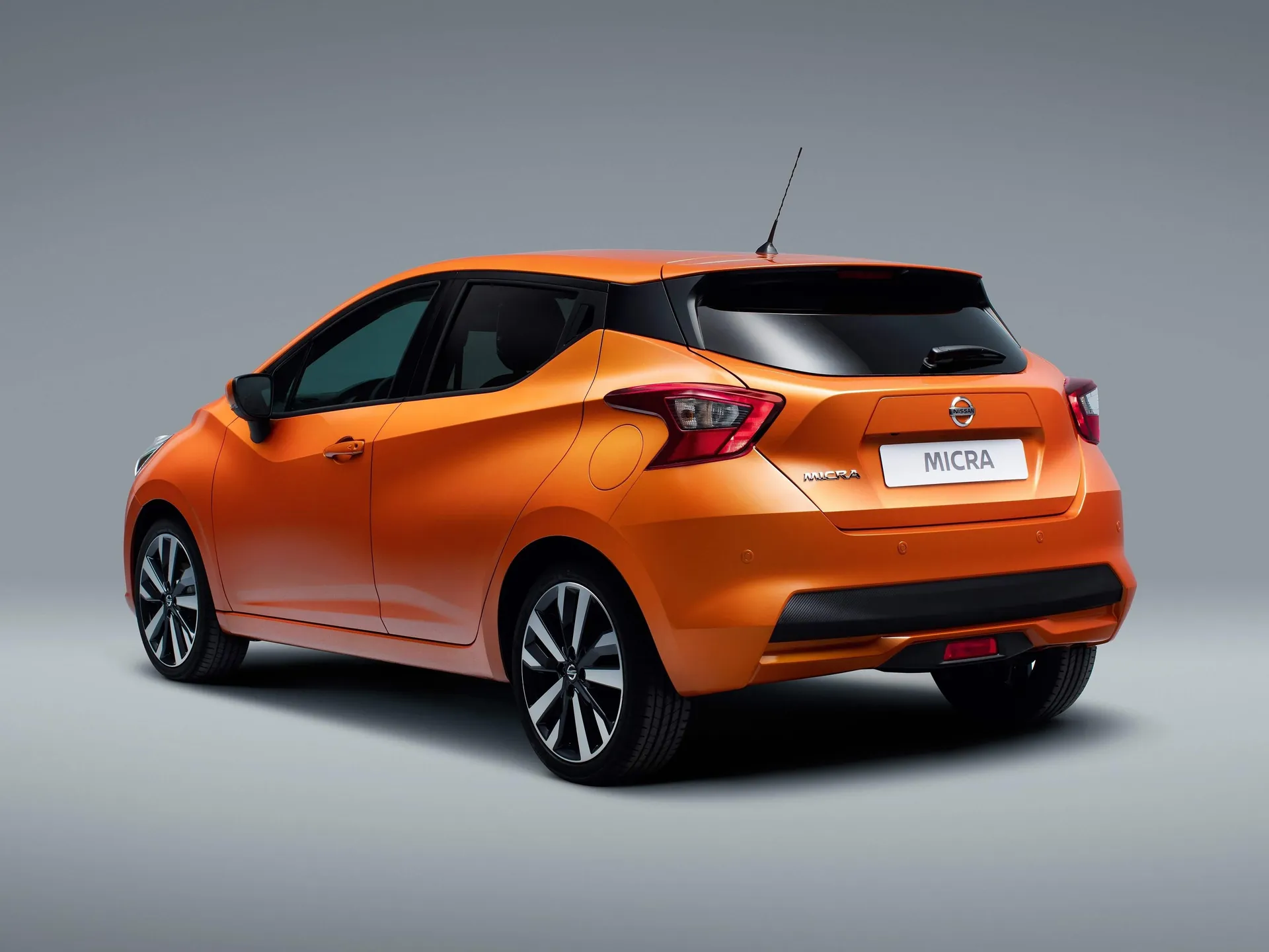 Nissan Micra (2017) – zadní tříčtvrteční pohled