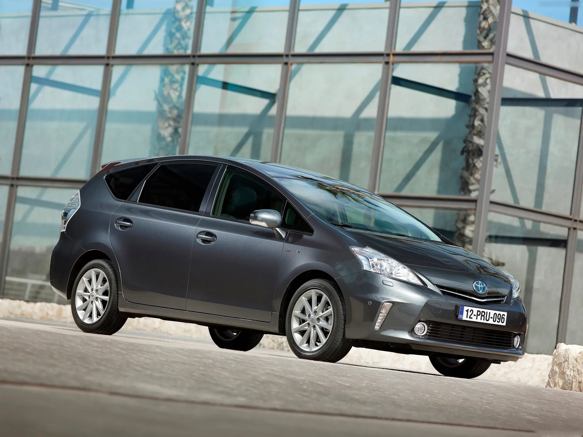 Toyota Prius Plus (2013)