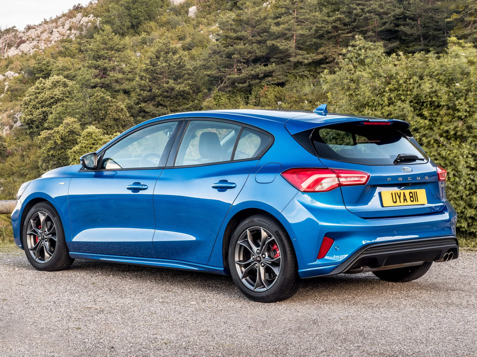 Ford Focus ST-Line (2019) – zadní tříčtvrteční pohled