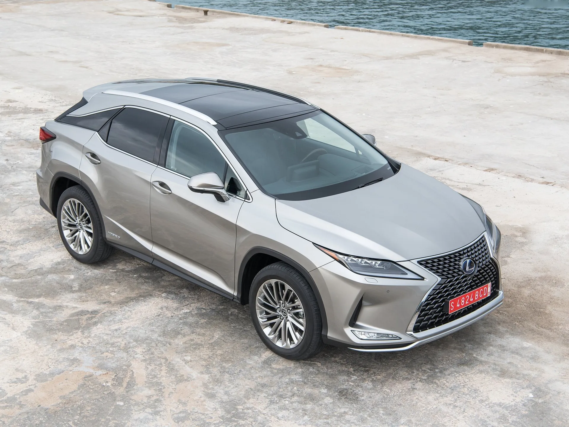 Lexus RX (2020)