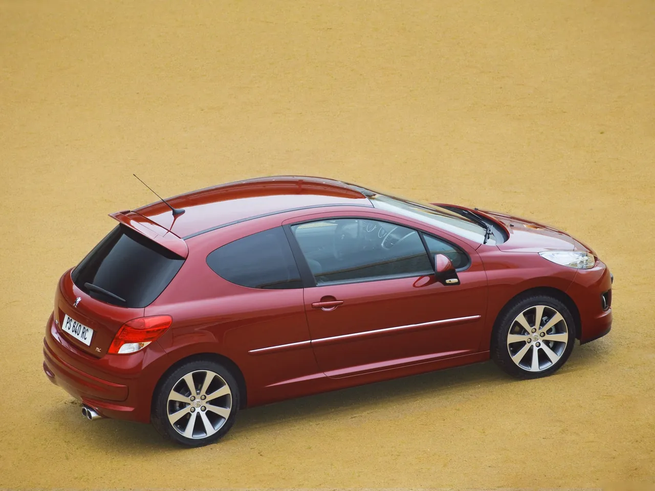 Peugeot 207 RC (2010) – zadní tříčtvrteční pohled