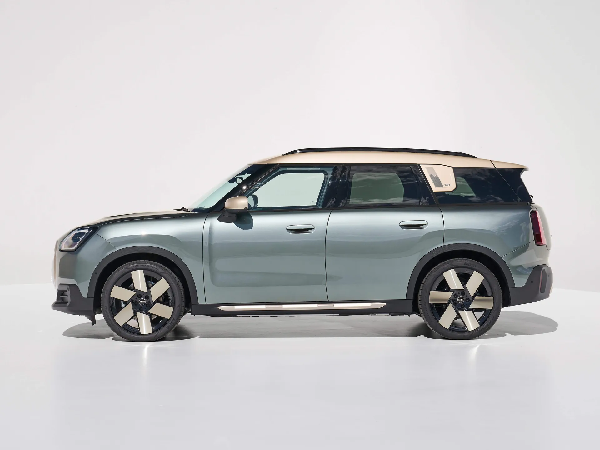 Mini Countryman SE ALL4 (2024) – boční profil