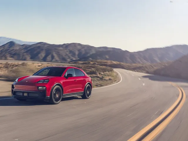 Porsche Macan GTS [US] (2026)