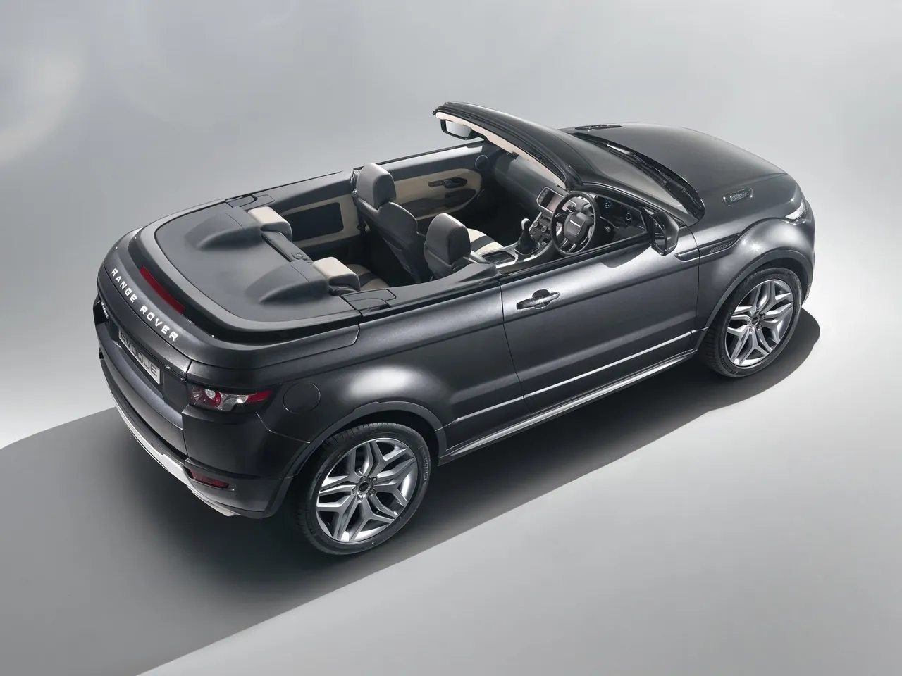 Land Rover Range Rover Evoque Convertible Concept (2012) – zadní tříčtvrteční pohled