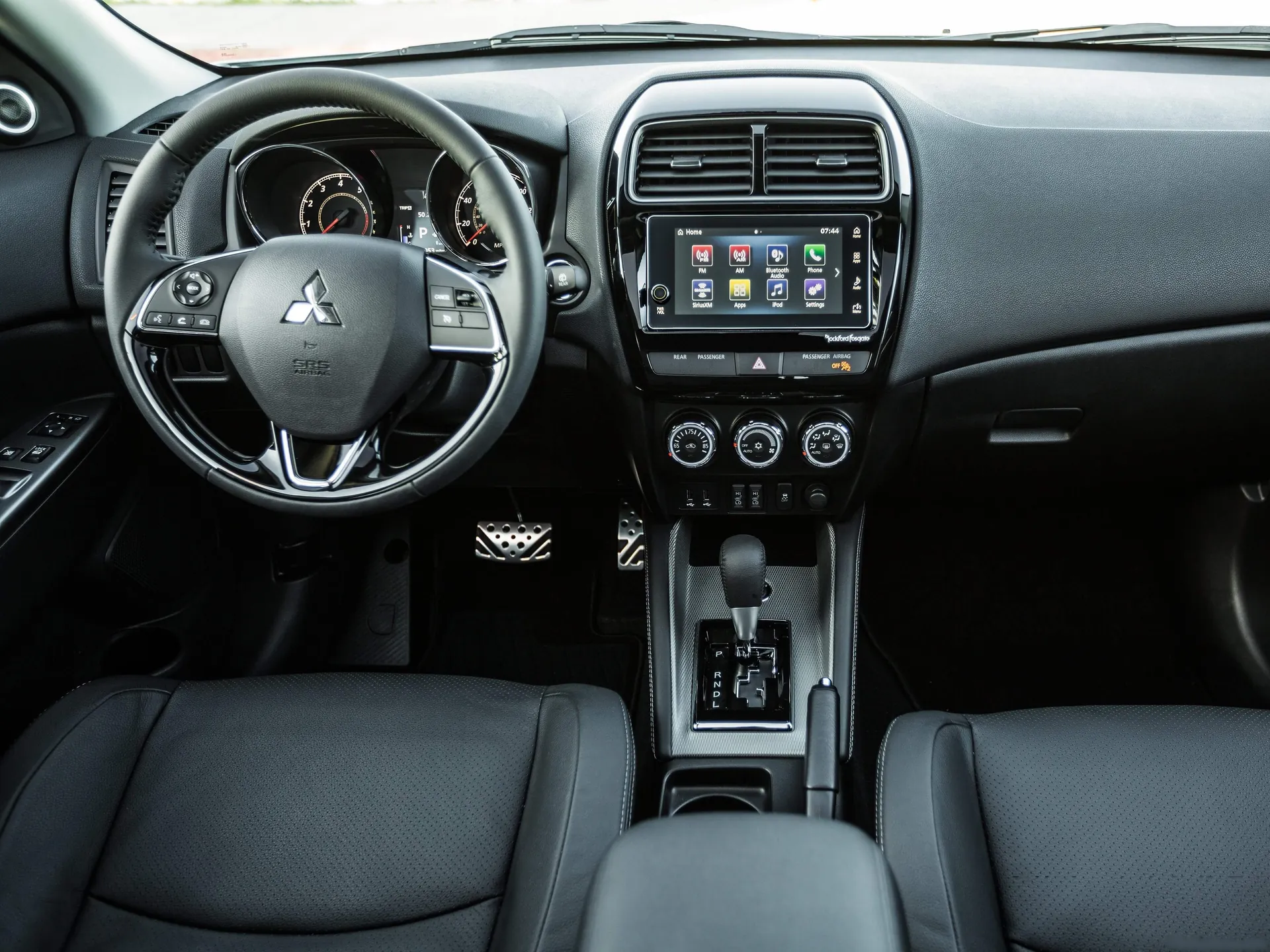 Mitsubishi Outlander Sport (2018) – interiér