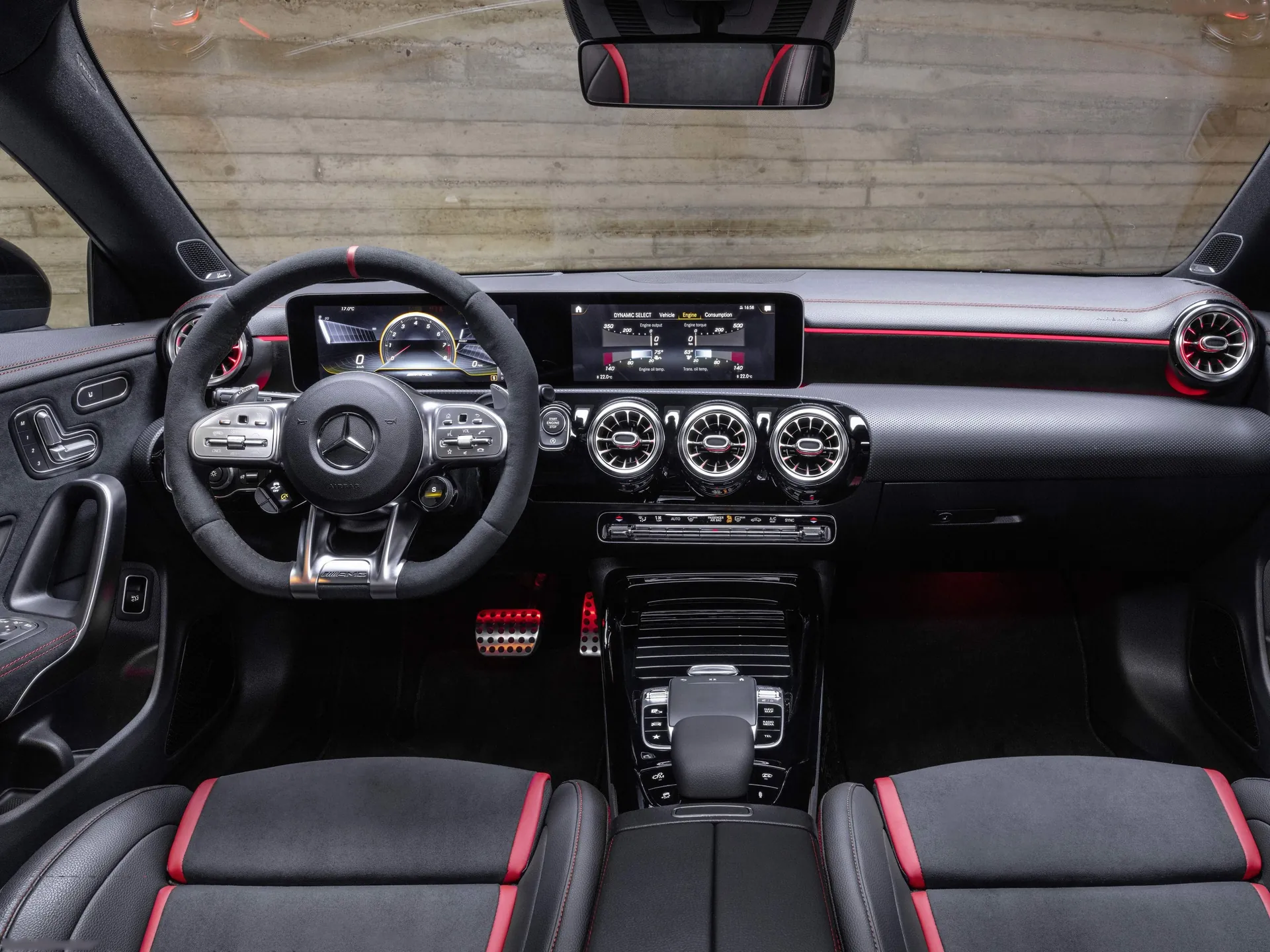 Mercedes-Benz CLA45 S AMG 4Matic Shooting Brake (2020) - Interior