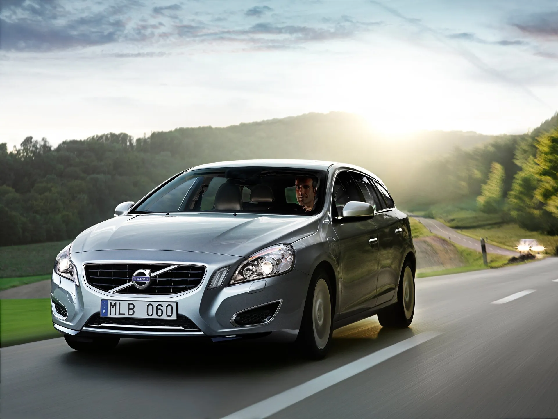 Volvo V60 Plug-in Hybrid (2013)