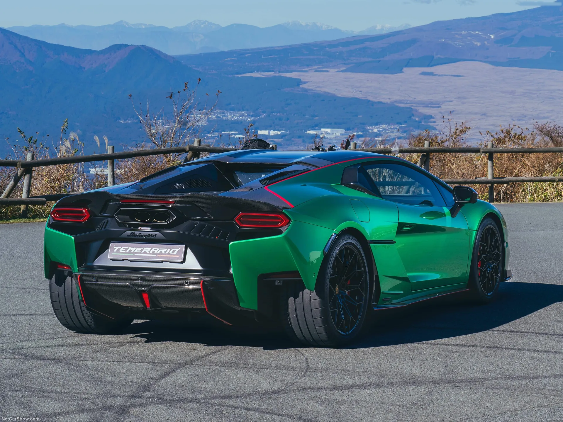 Lamborghini Temerario (2025) – zadní tříčtvrteční pohled