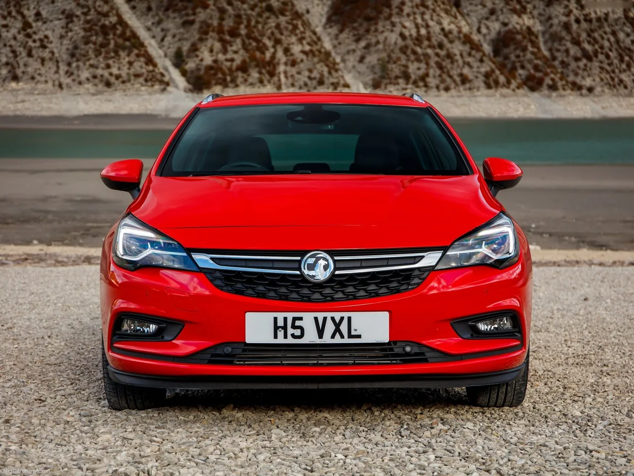 Vauxhall Astra Sports Tourer (2016) – zepředu