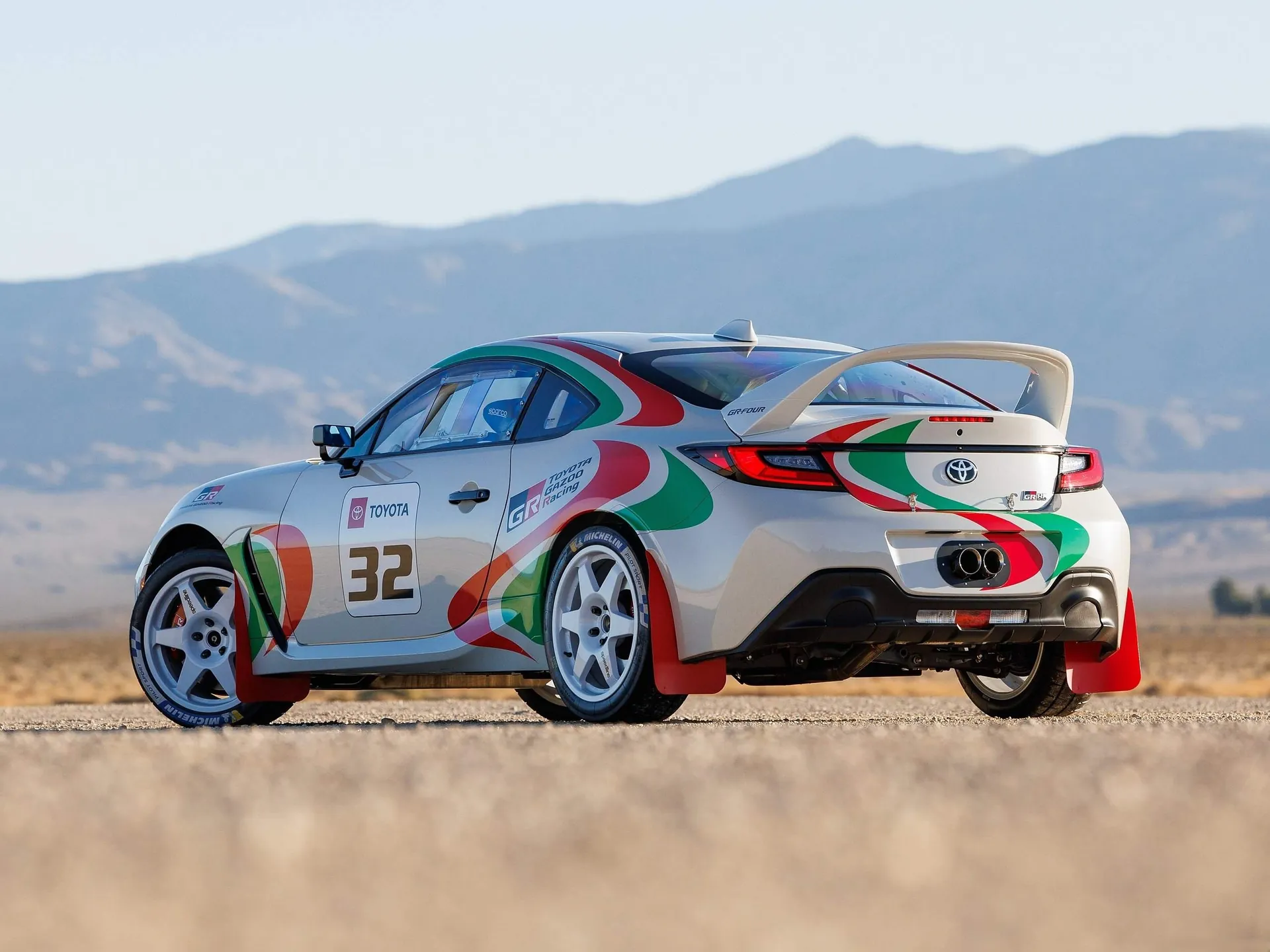 Toyota GR86 Rally Legacy Concept (2024) – zadní tříčtvrteční pohled