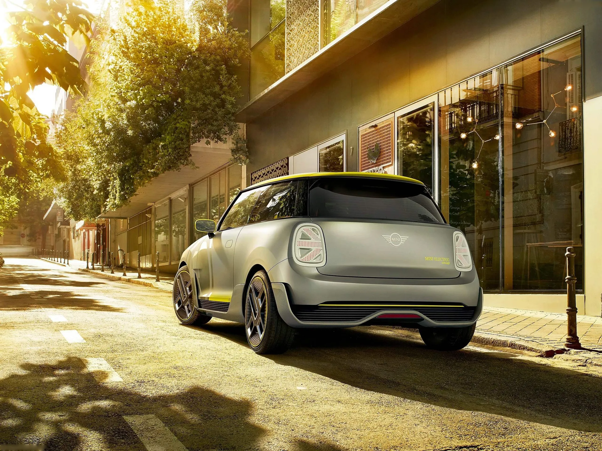 Mini Electric Concept (2017) – zadní tříčtvrteční pohled