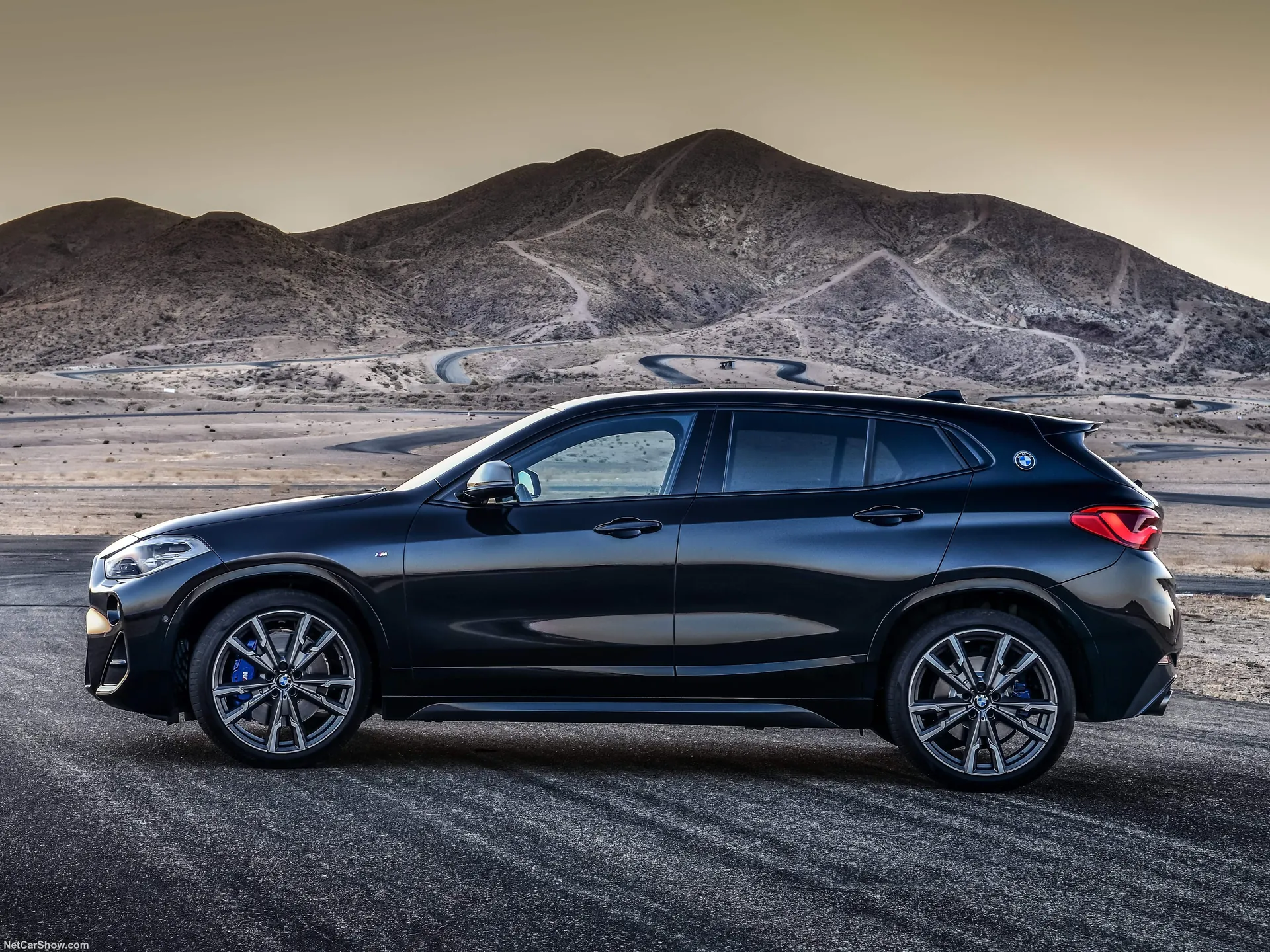 BMW X2 M35i (2019) – boční profil